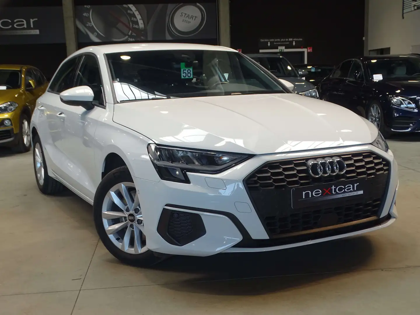 Audi A3 30TFSI Sportback  Advanced LED-CRUISE-NAVI-VIRTUAL Blanc - 2