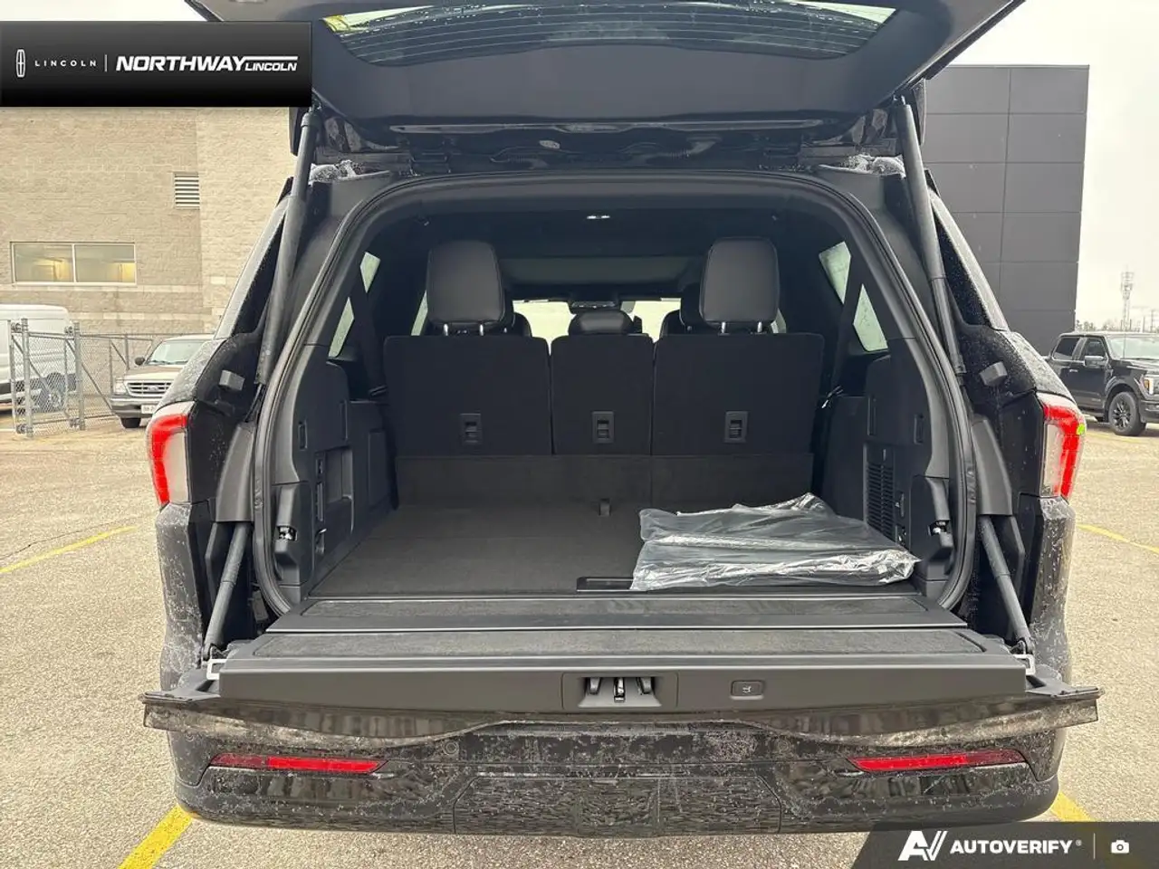 Lincoln Navigator снимка Lincoln Navigator