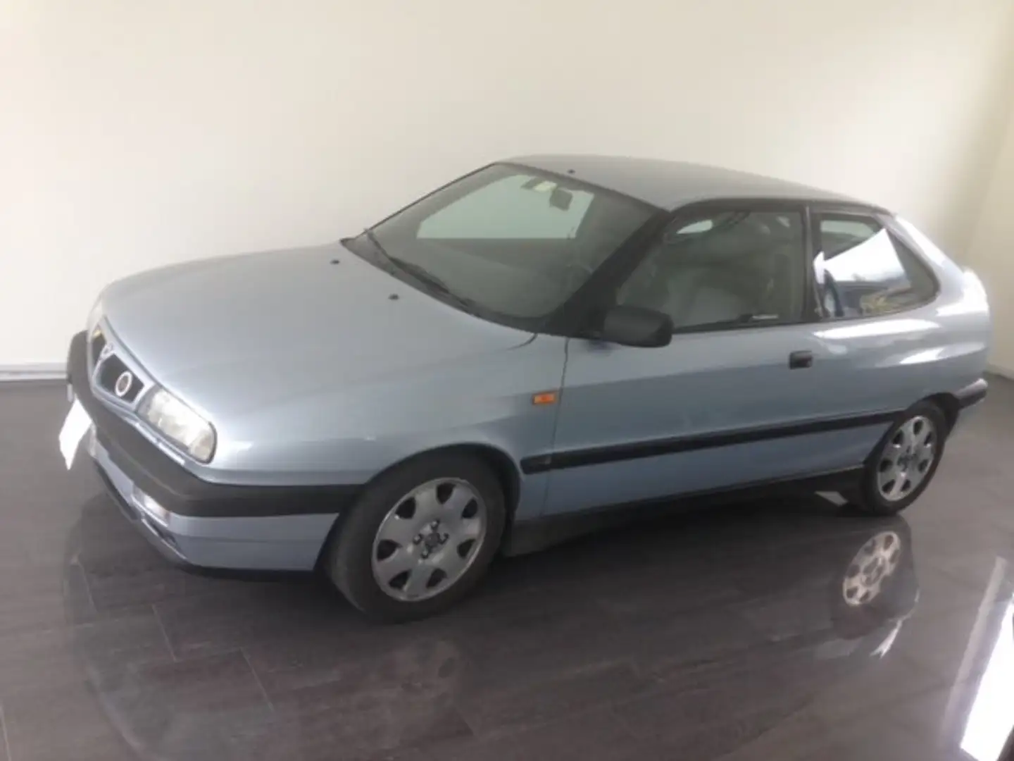 Lancia Delta Delta HPE 2.0 16v Turbo HF Ezüst - 1