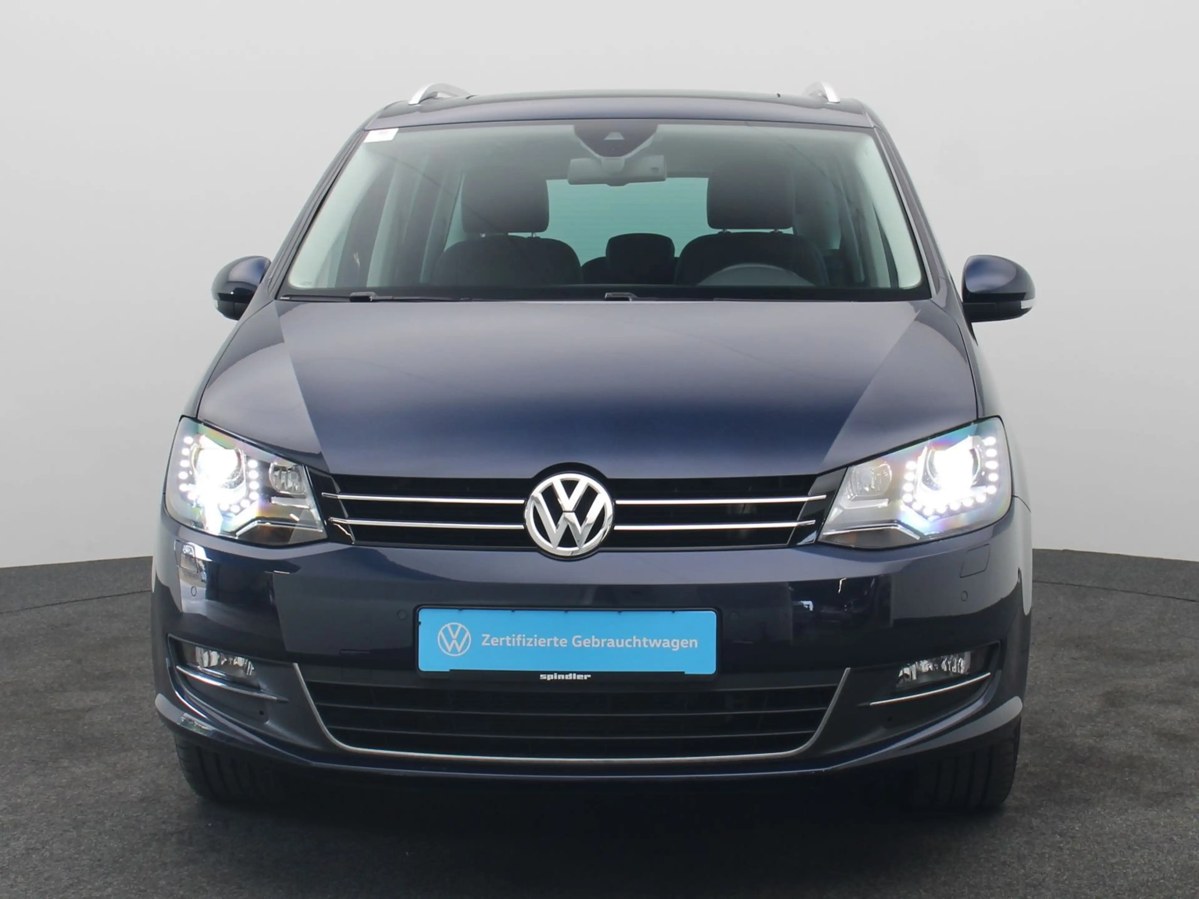 Volkswagen Sharan Highline 2.0 TDI DSG / 7-Sitze, SHZ — photo 2