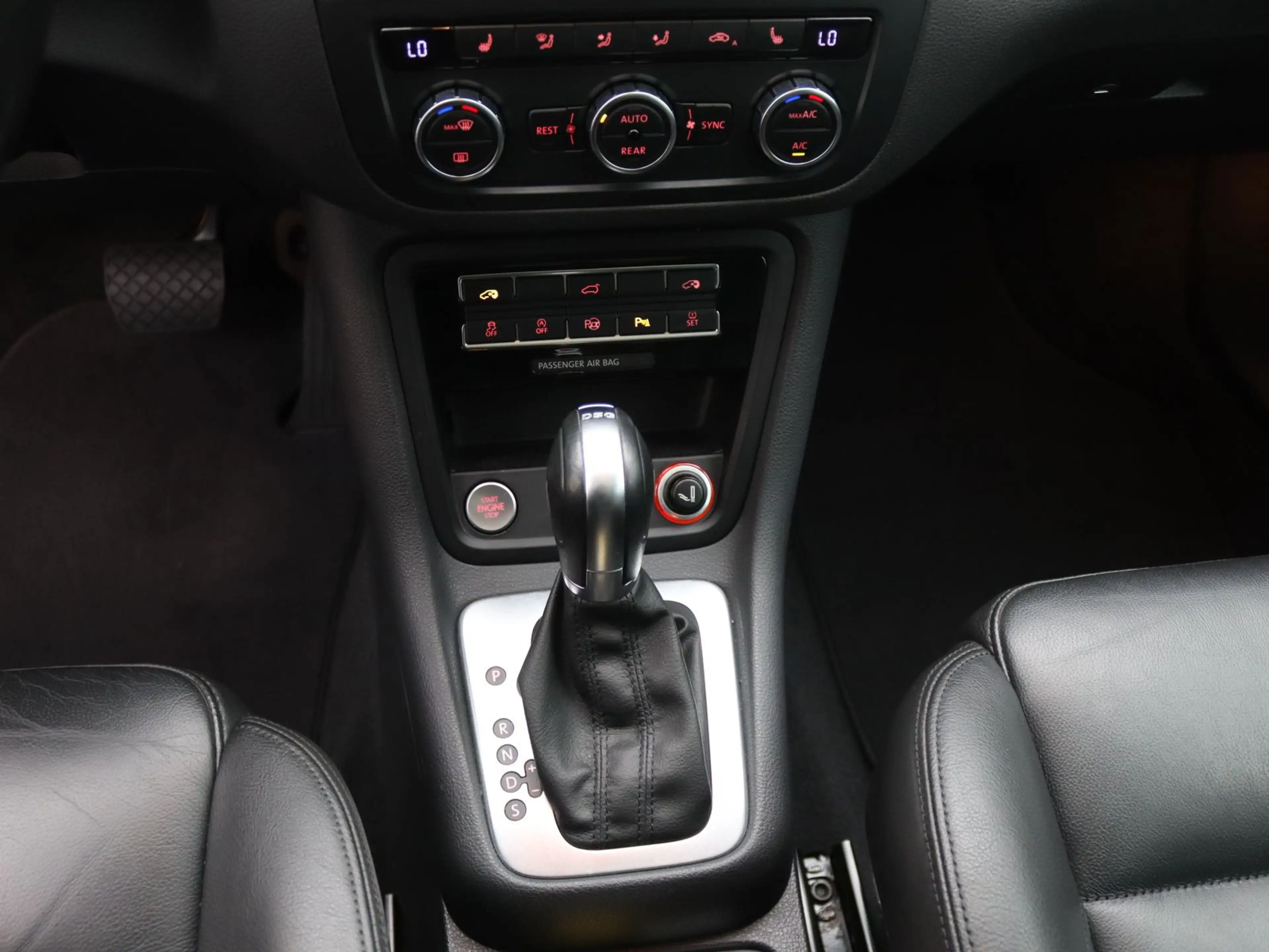 Volkswagen Sharan Highline 2.0 TDI DSG / 7-Sitze, SHZ — photo 12