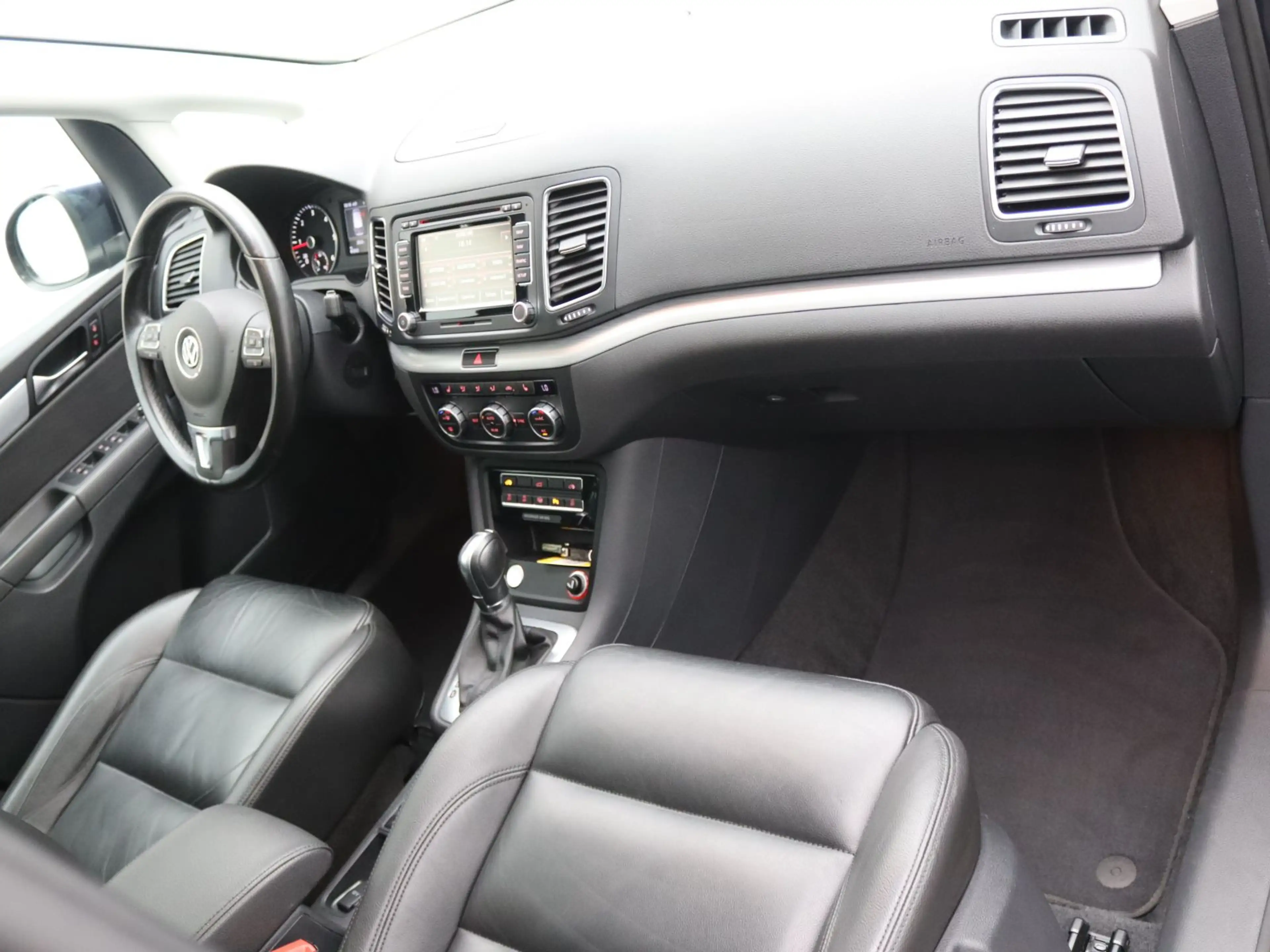 Volkswagen Sharan Highline 2.0 TDI DSG / 7-Sitze, SHZ — photo 7