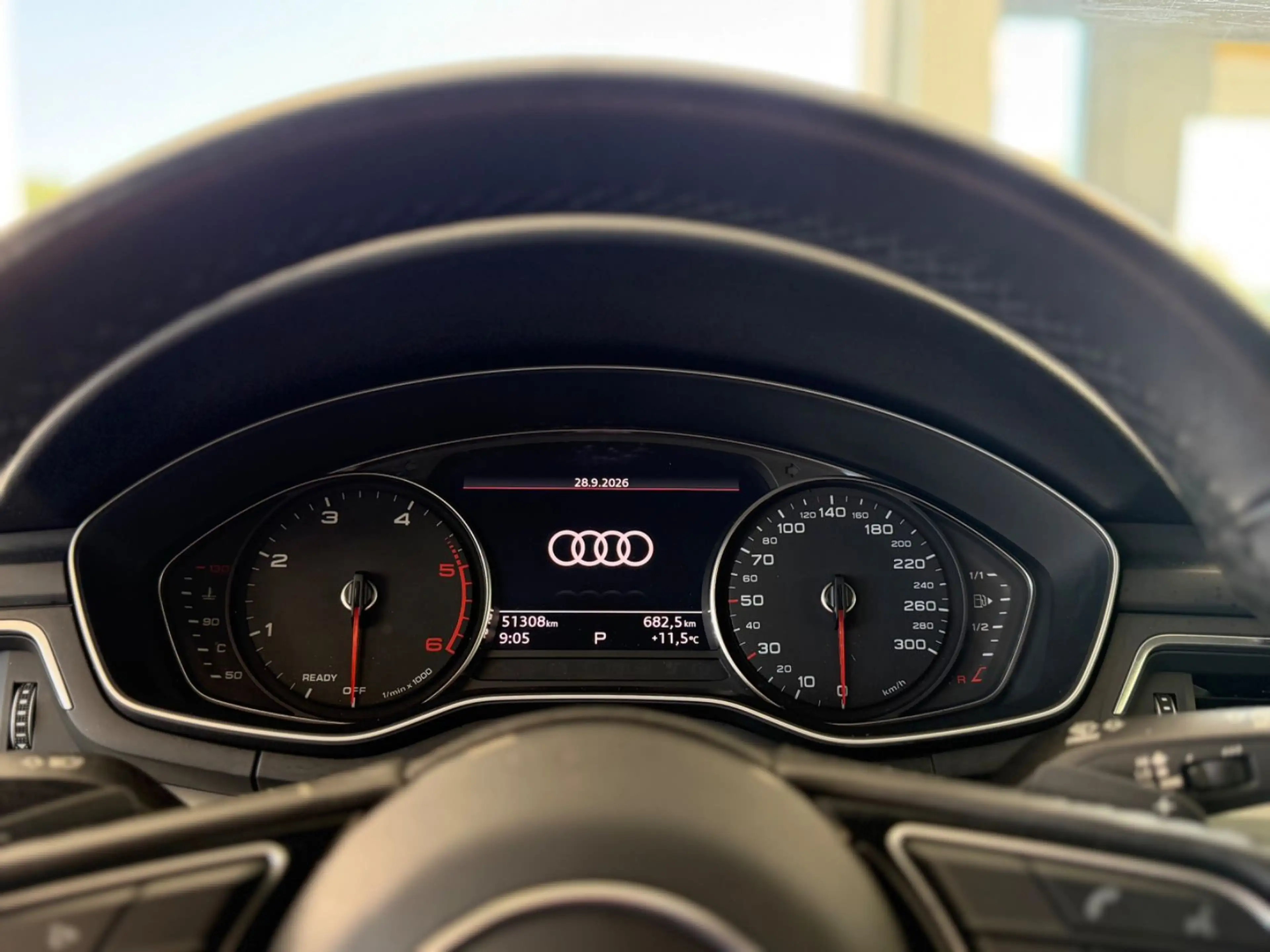 Audi A4 Avant 40 TDI quattro | AHK | NAVI | LED | SHZ — photo 13