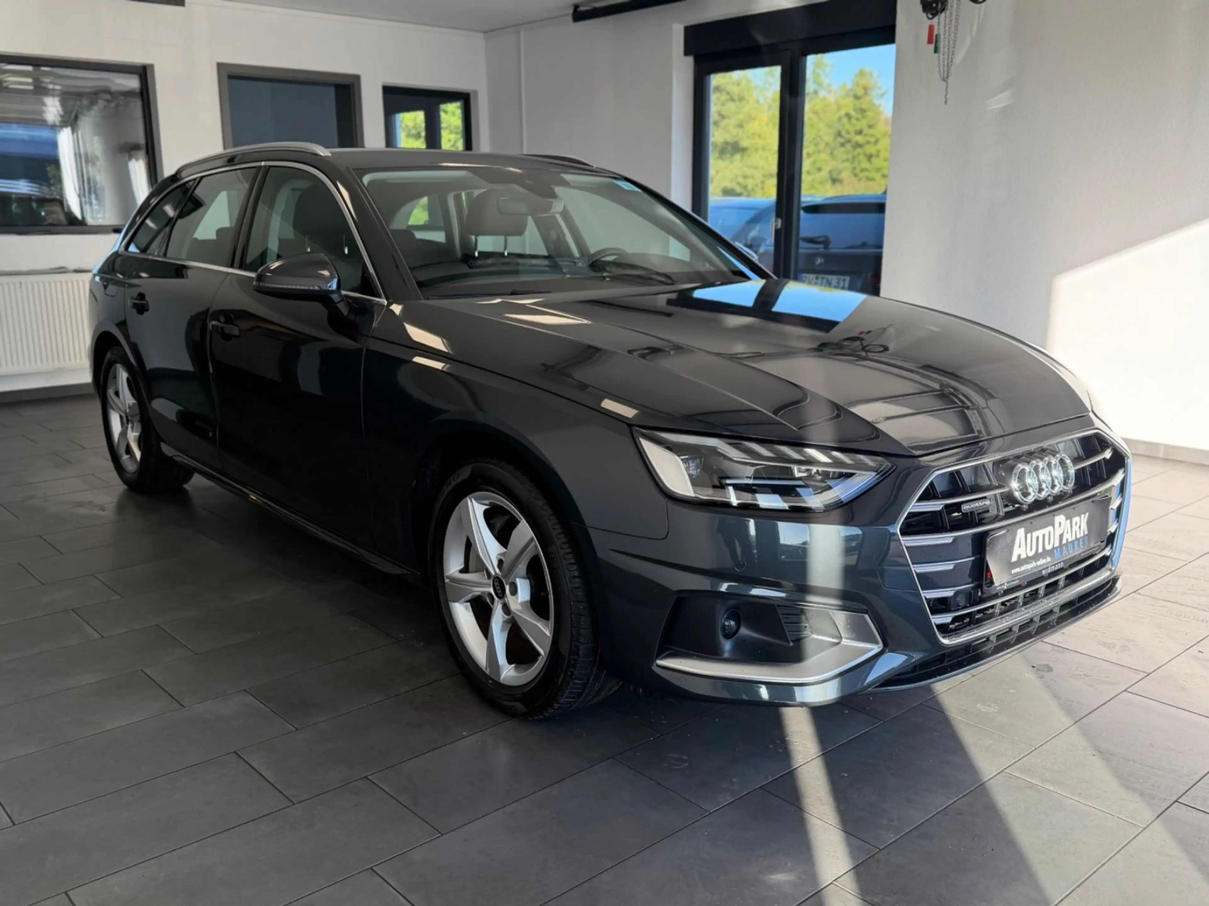 Audi A4 Avant 40 TDI quattro | AHK | NAVI | LED | SHZ — photo 4