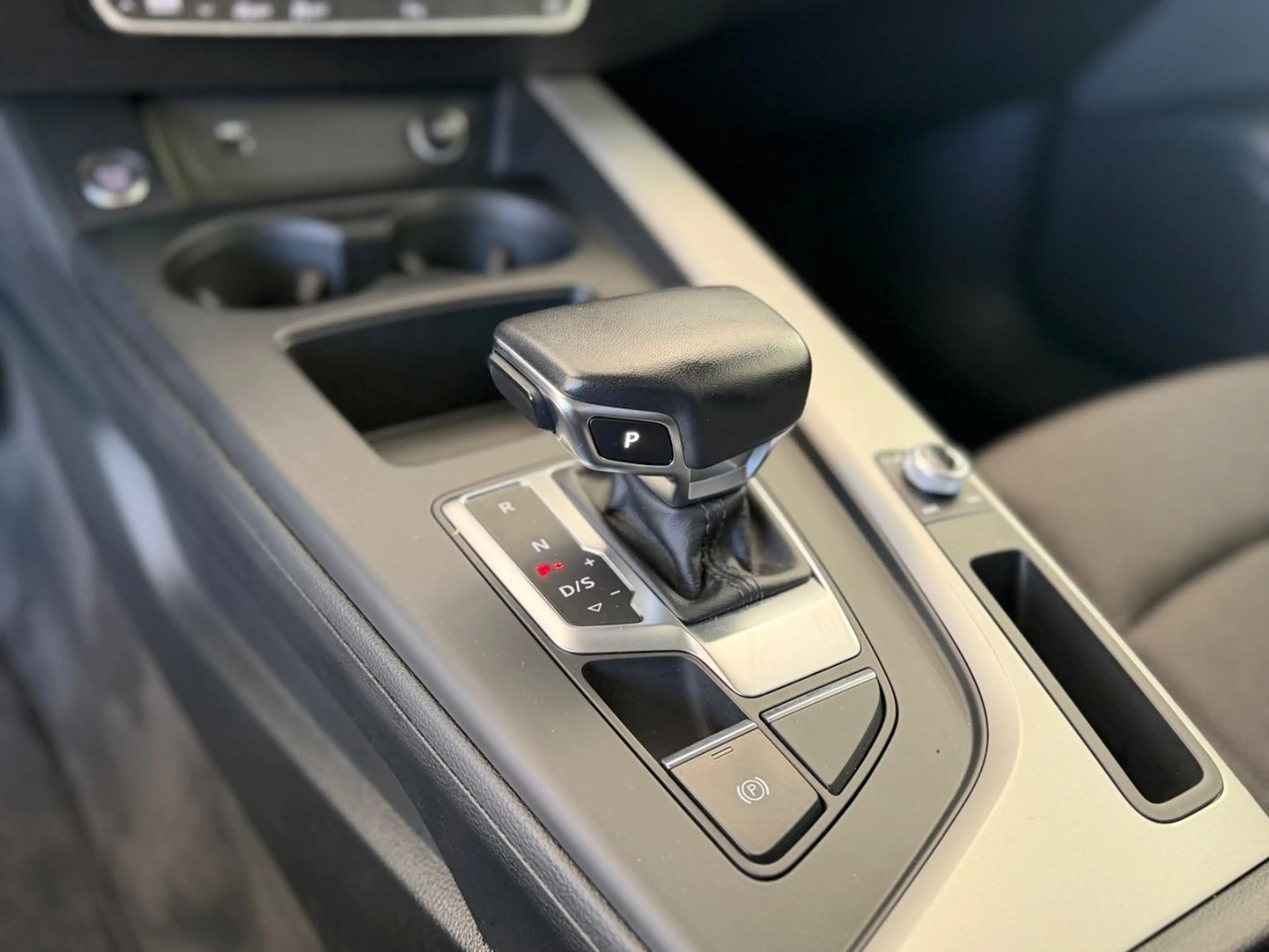 Audi A4 Avant 40 TDI quattro | AHK | NAVI | LED | SHZ — photo 15