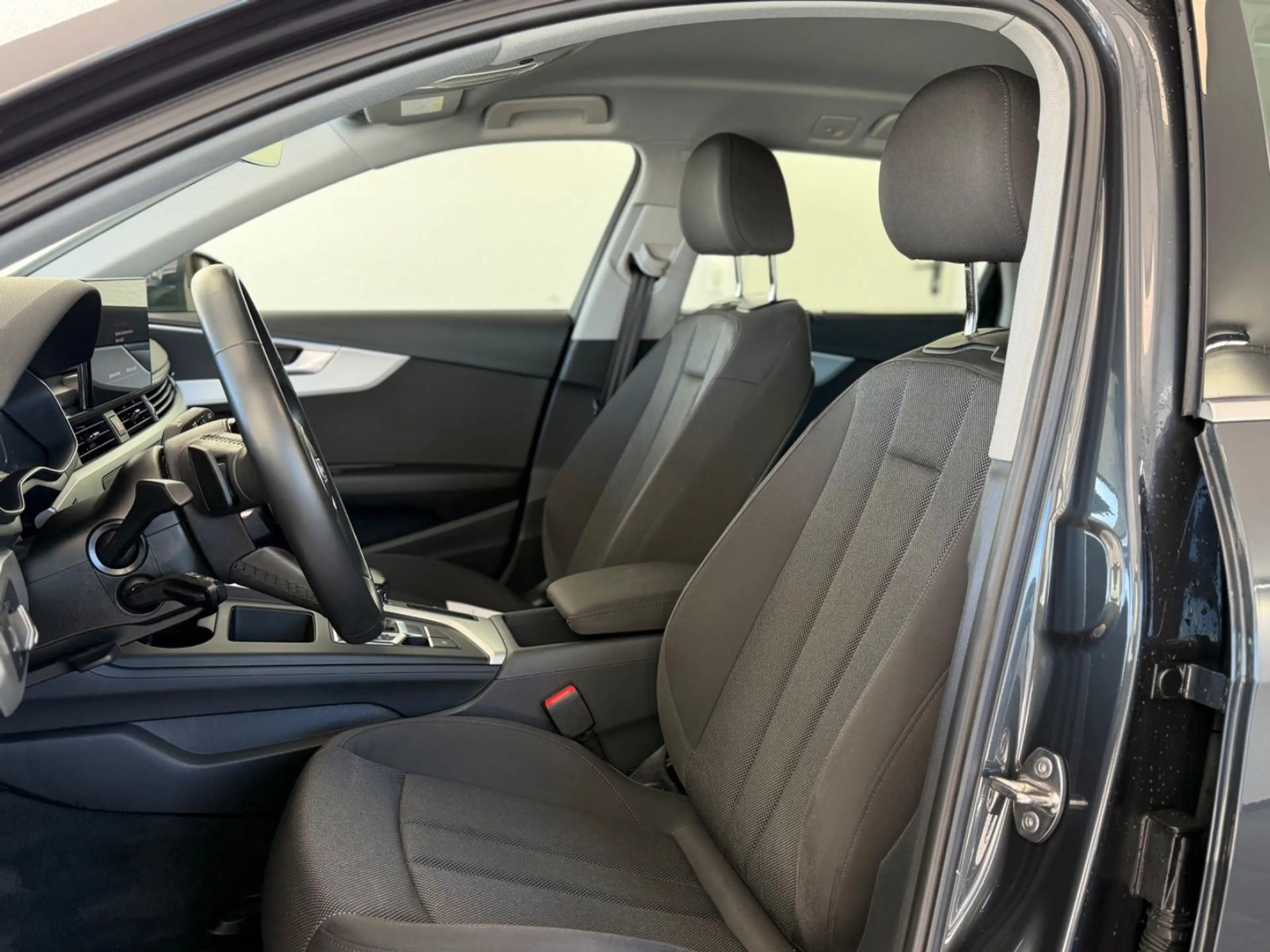 Audi A4 Avant 40 TDI quattro | AHK | NAVI | LED | SHZ — photo 10
