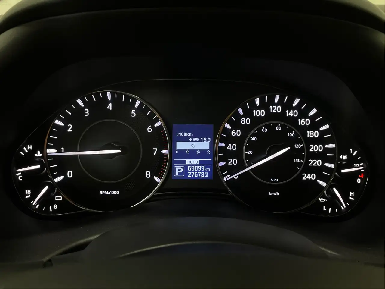 Nissan Armada fotografie Nissan Armada