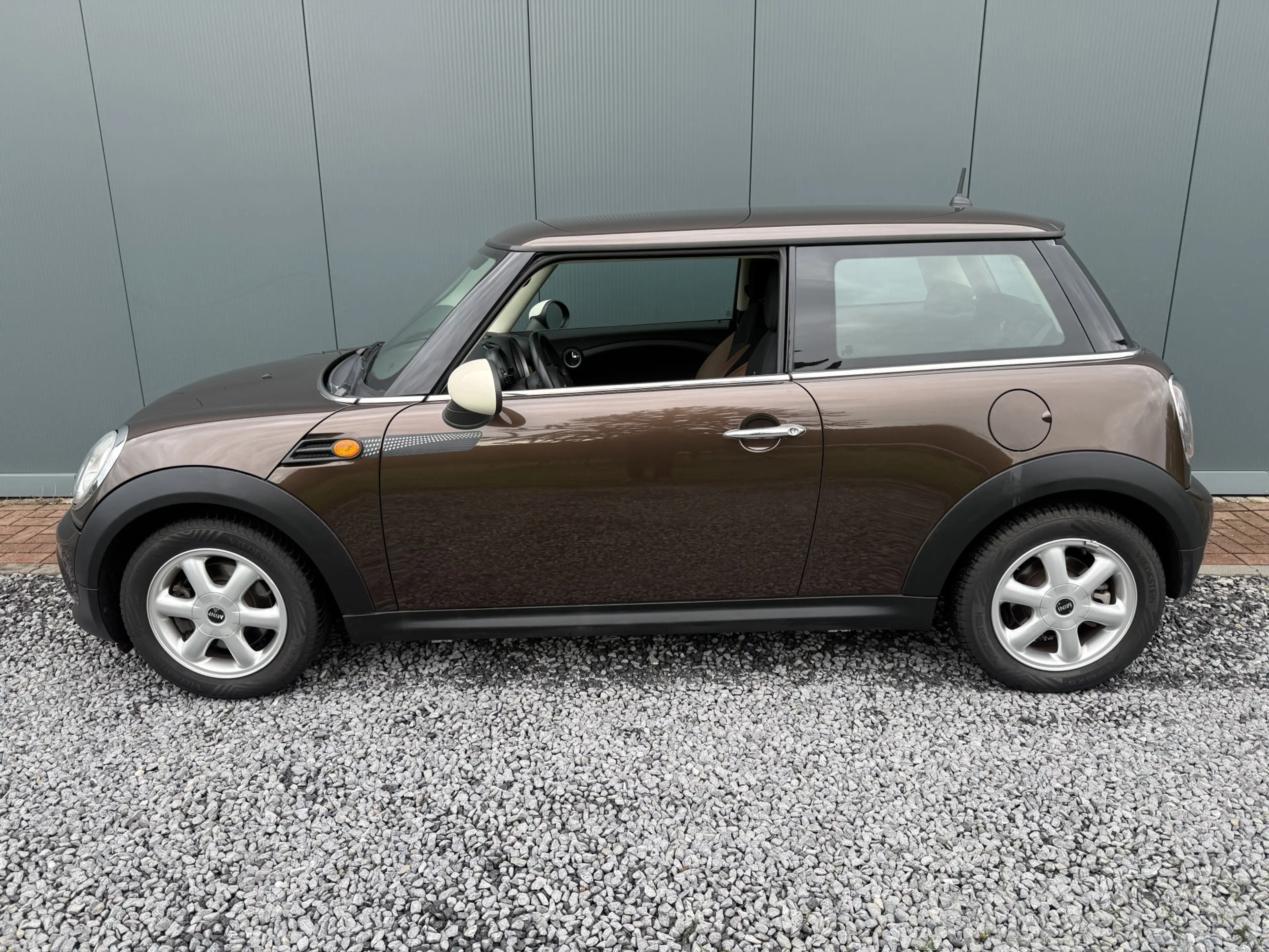 MINI One 3-Deurs 1.6i 98pk Business Line 3-drs — photo 2
