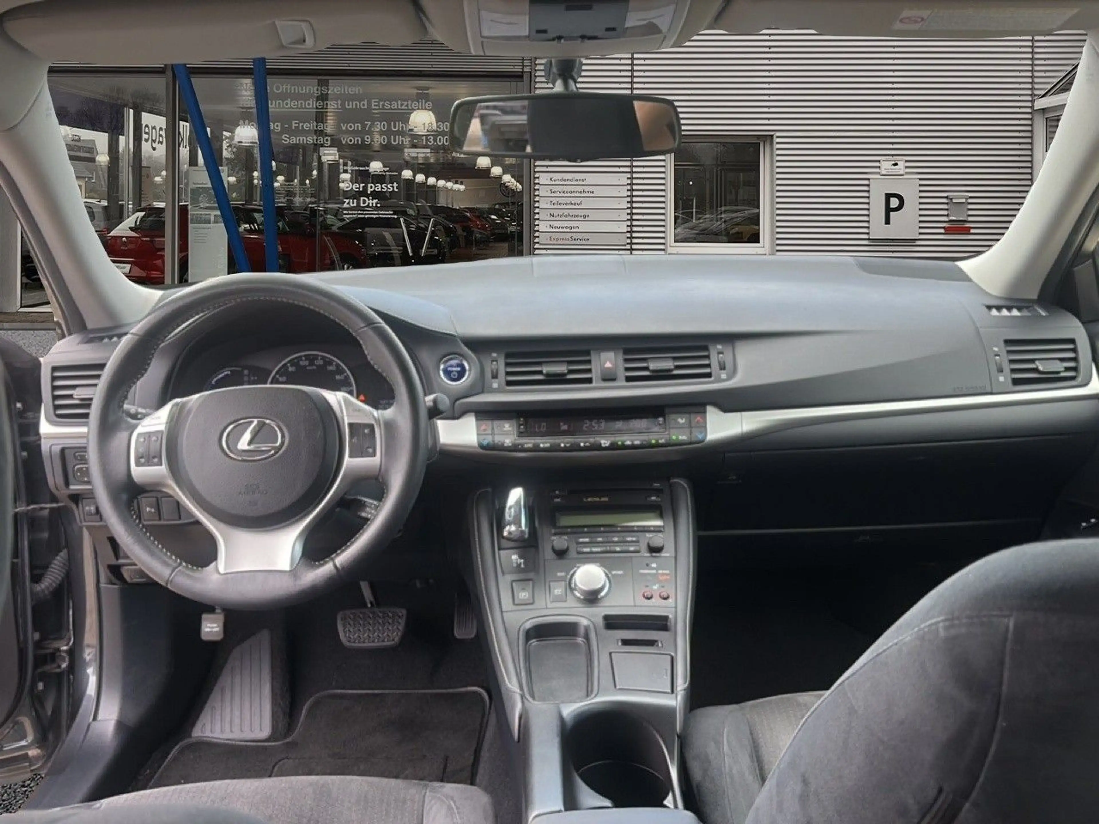 Lexus CT 200h Executive Line — photo 14