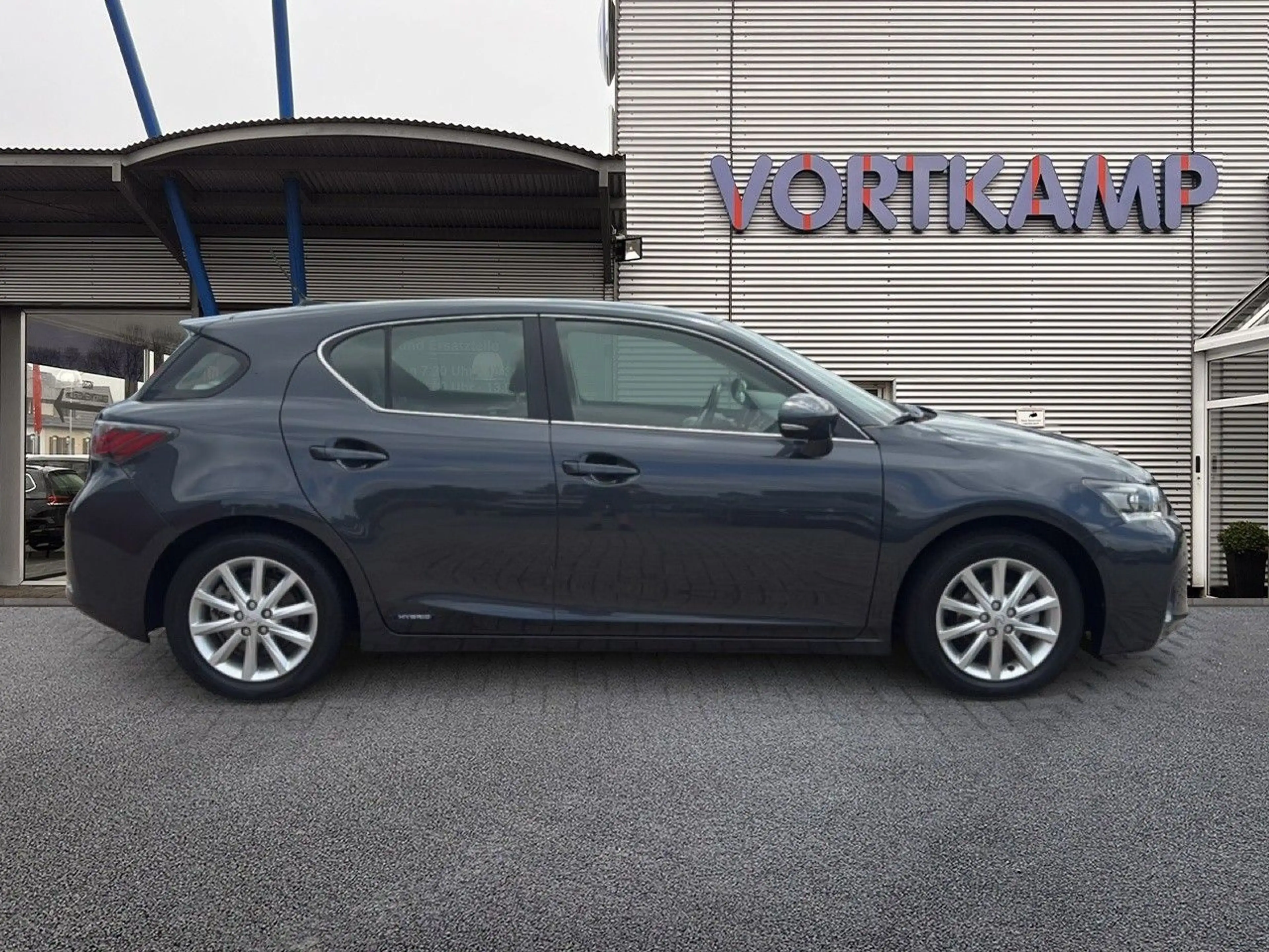 Lexus CT 200h Executive Line — photo 4