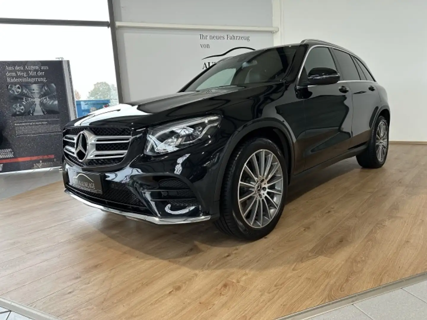 Mercedes-Benz GLC 250 GLC 250 4M AMG PANOROMA+AHK+LED+20"-LMR AMG Line Schwarz - 2