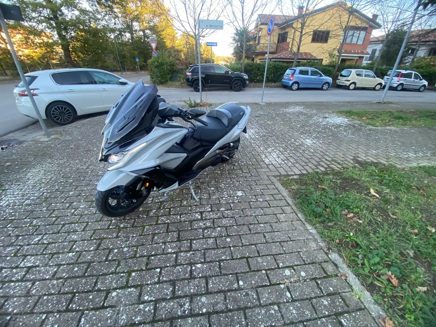 Kymco AK 550 Grigio - 1