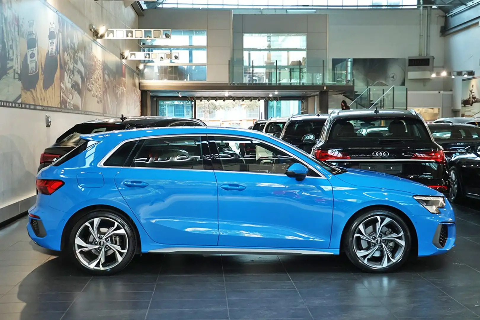 Audi A3 35 TFSI Sportback S-Tronic S-Line - MATRIX/LUCI Blau - 2