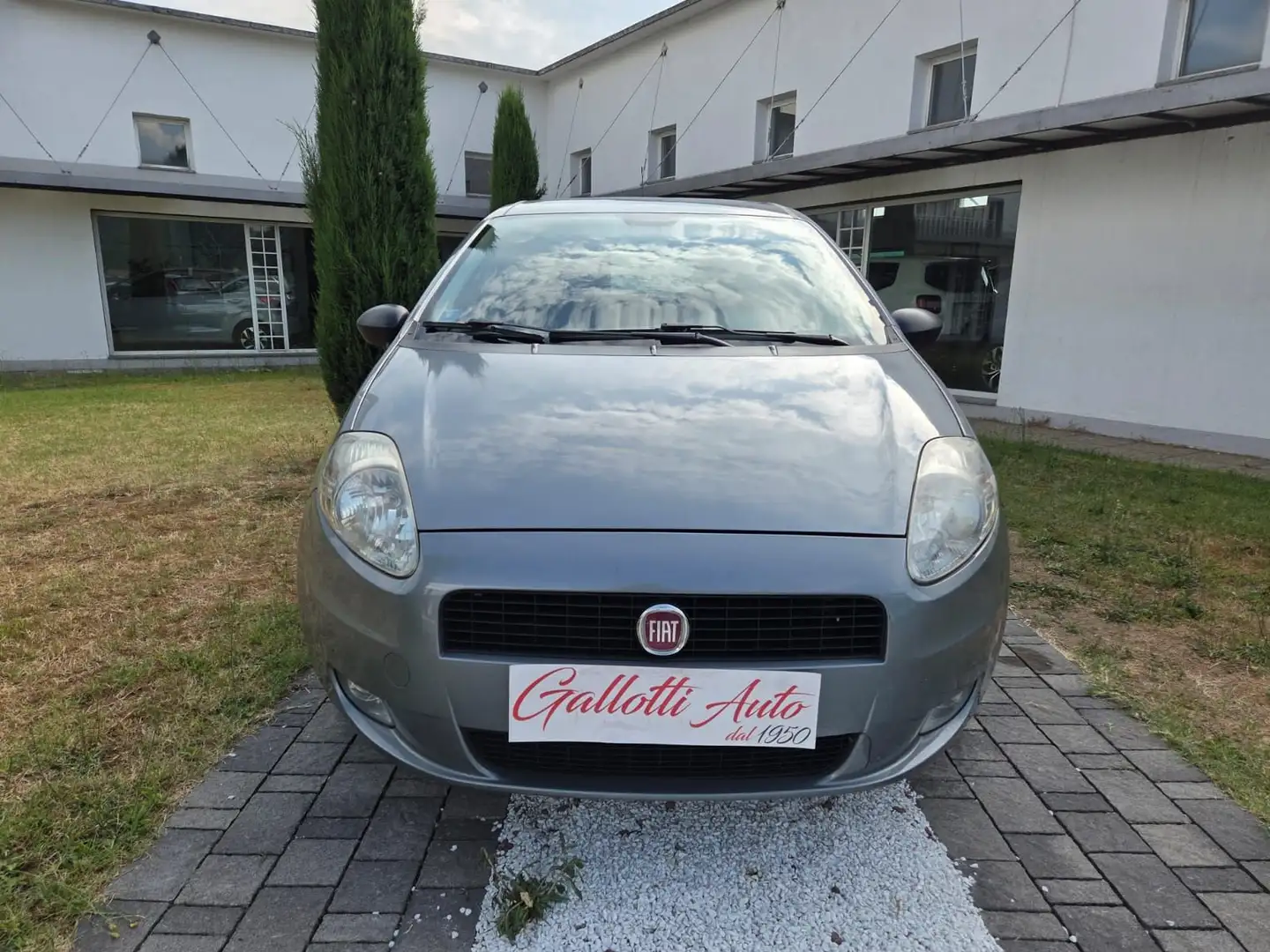 Fiat Punto 1.3 MJT II 75 CV 5 porte Grigio - 2