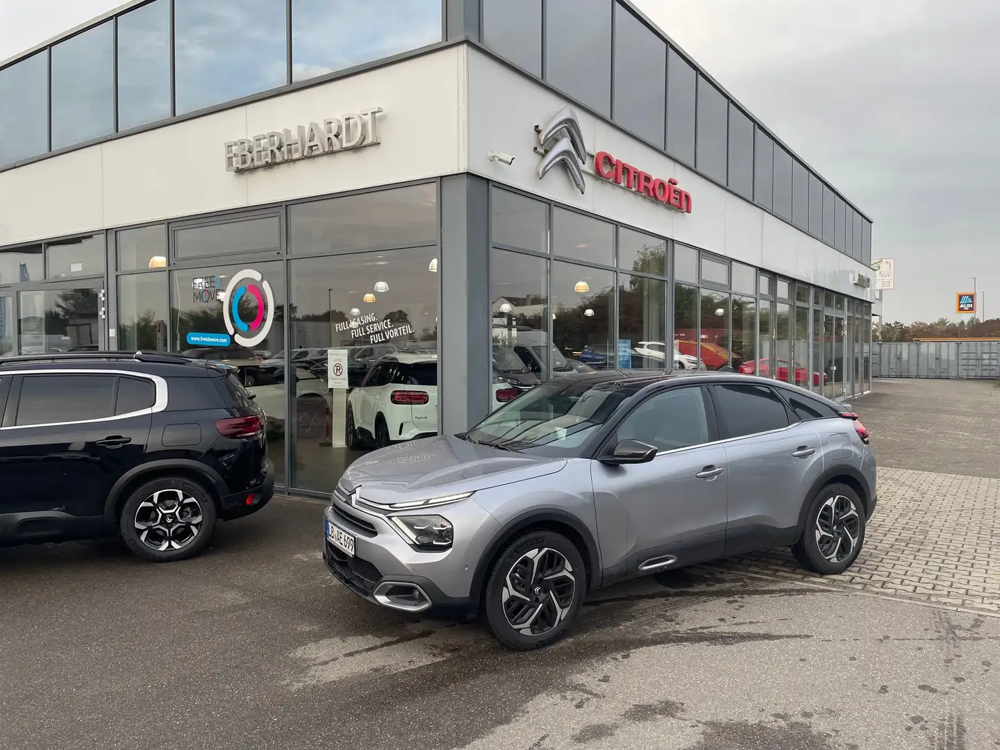 Citroen C4 Pure Tech 130 EAT8 Max Silber - 1