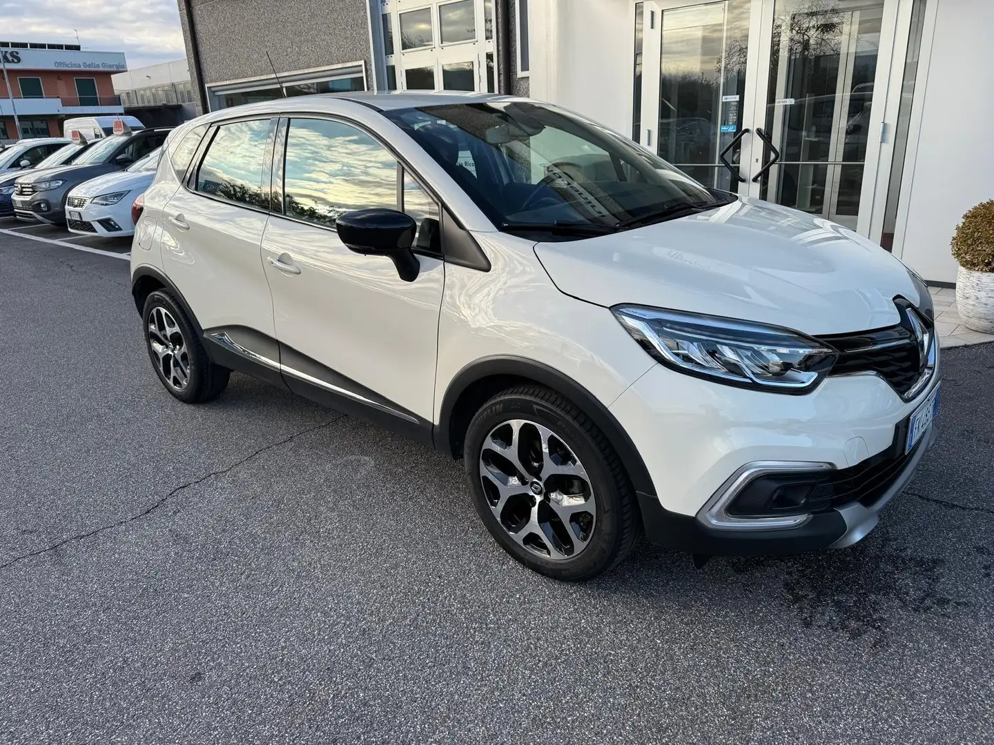 Renault Captur Captur 1.2 tce 120cv edc Automatica Beige - 1