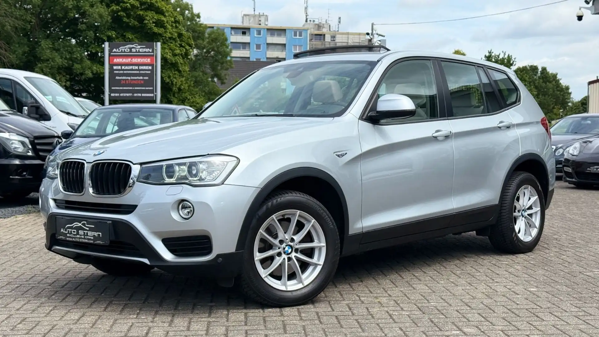 BMW X3 xDrive 20 d NAVI PANORAMA LEDER HUD RCAM PDC Argent - 1