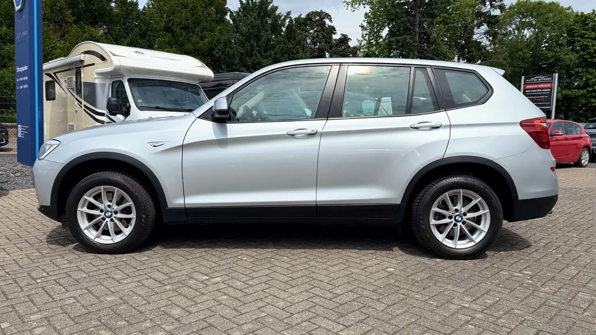 BMW X3 xDrive 20 d NAVI PANORAMA LEDER HUD RCAM PDC Argent - 2