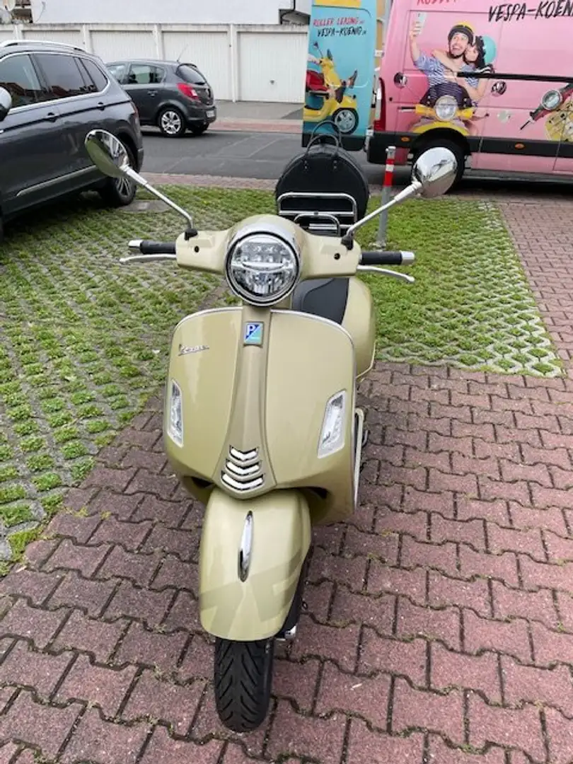 Vespa GTS Super Tech 300 75 th Sondermodell Goud - 1
