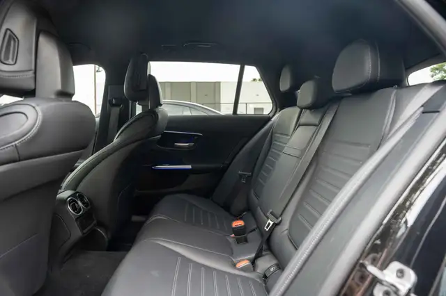 Mercedes-Benz C-Class view 12