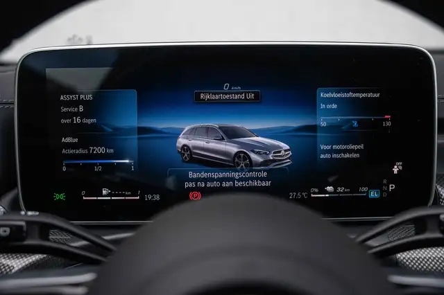 Mercedes-Benz C-Class view 14