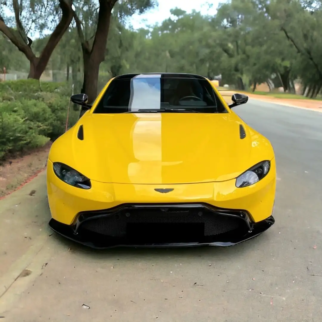 Aston Martin Vantage Amarillo - 1