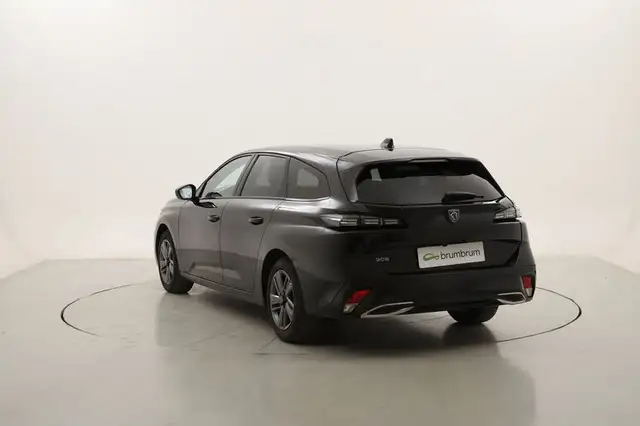 Peugeot 308 view 3