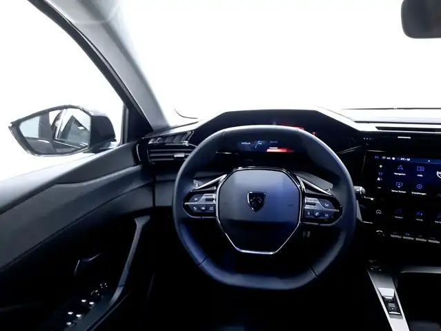 Peugeot 308 view 11