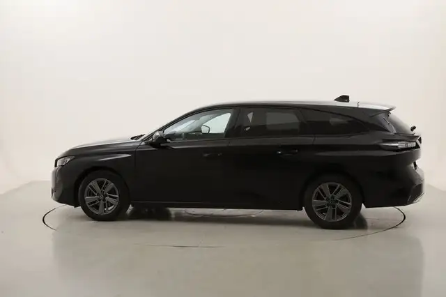 Peugeot 308 view 2