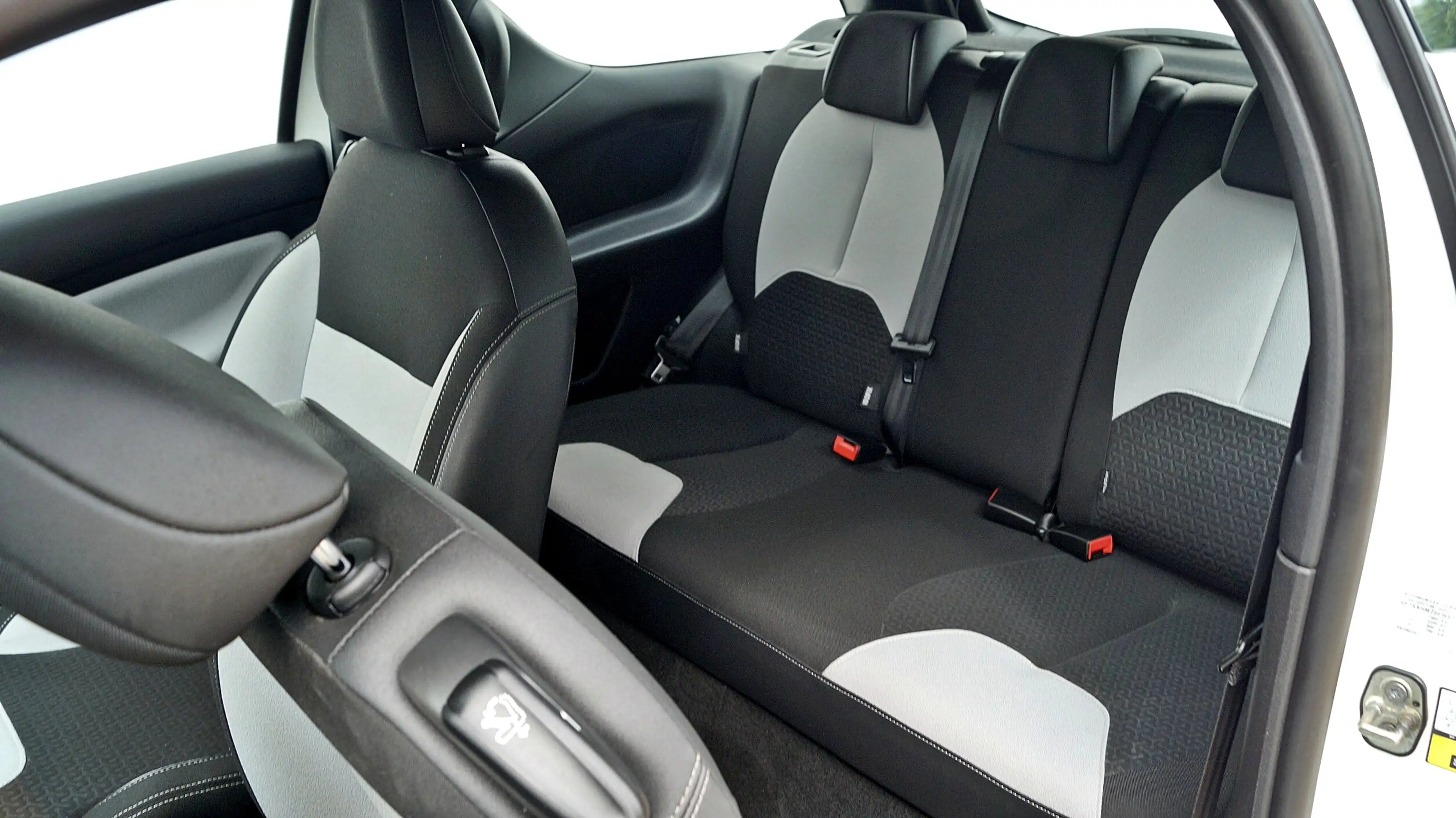 DS Automobiles DS 3 1.2 PURETECH SoChic *GEPRÜFTES FAHRZEUG* — photo 9