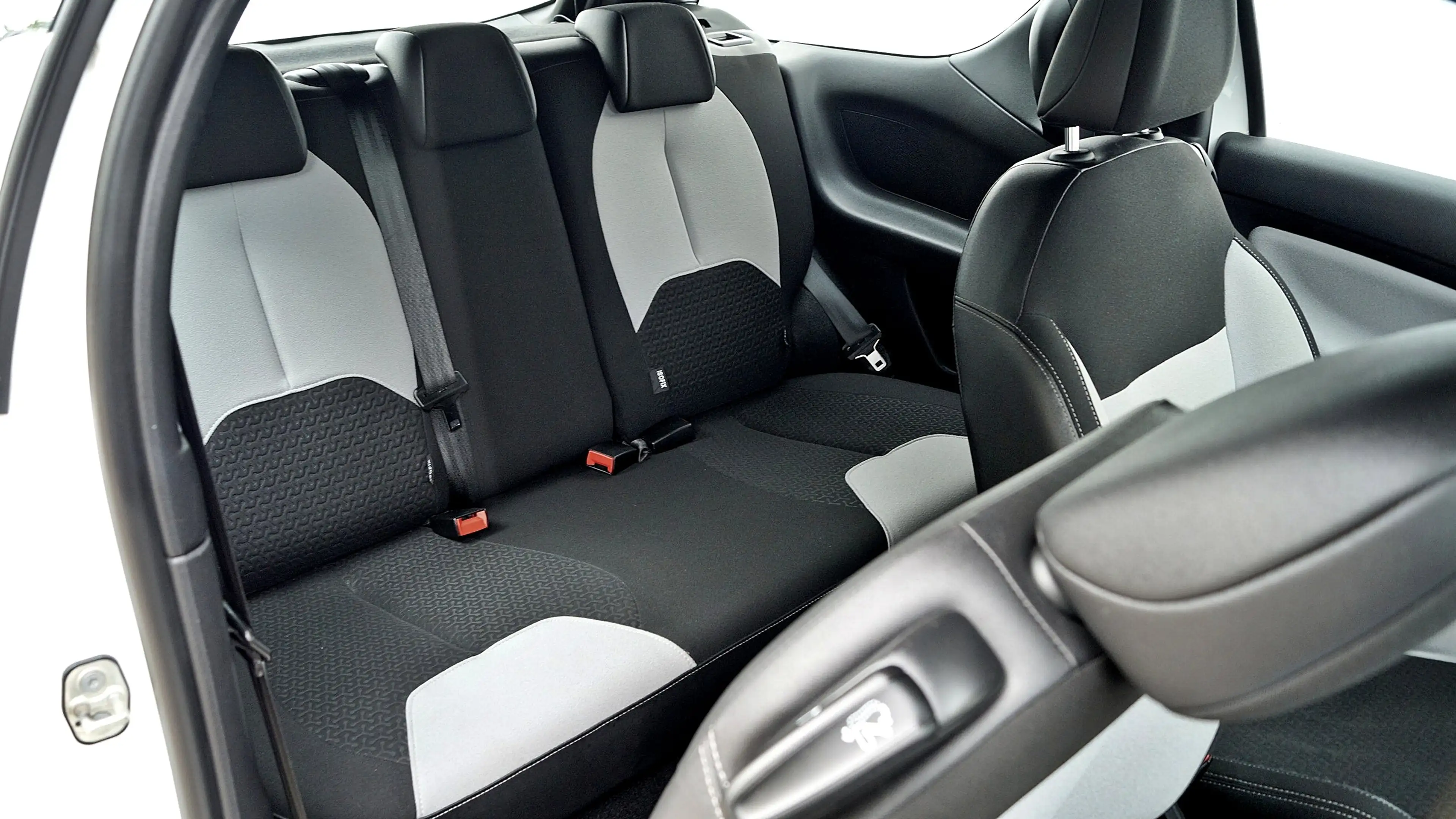 DS Automobiles DS 3 1.2 PURETECH SoChic *GEPRÜFTES FAHRZEUG* — photo 10