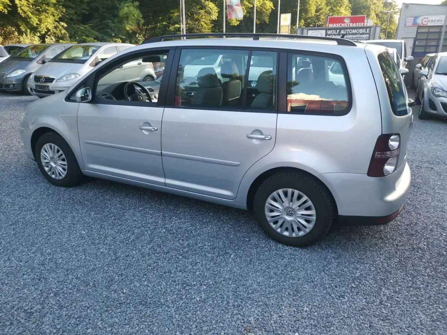 Volkswagen Touran 7 Sitze Trendline Navi Klima 2Hand - 1