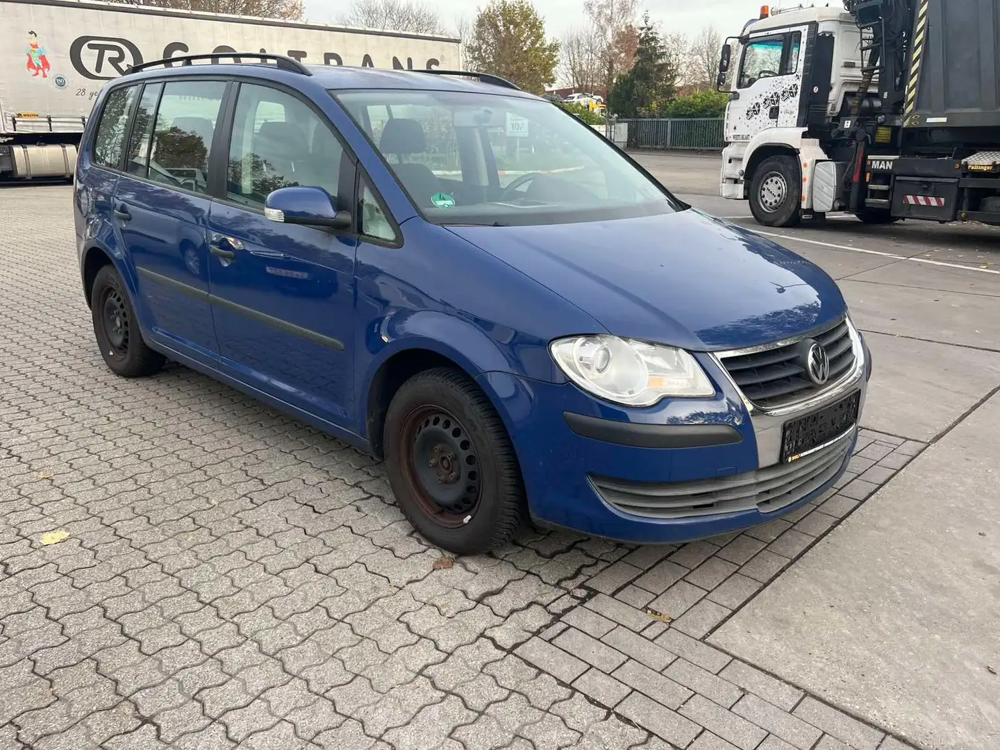 Volkswagen Touran 7 Sitze Trendline Navi Klima 2Hand Blau - 1