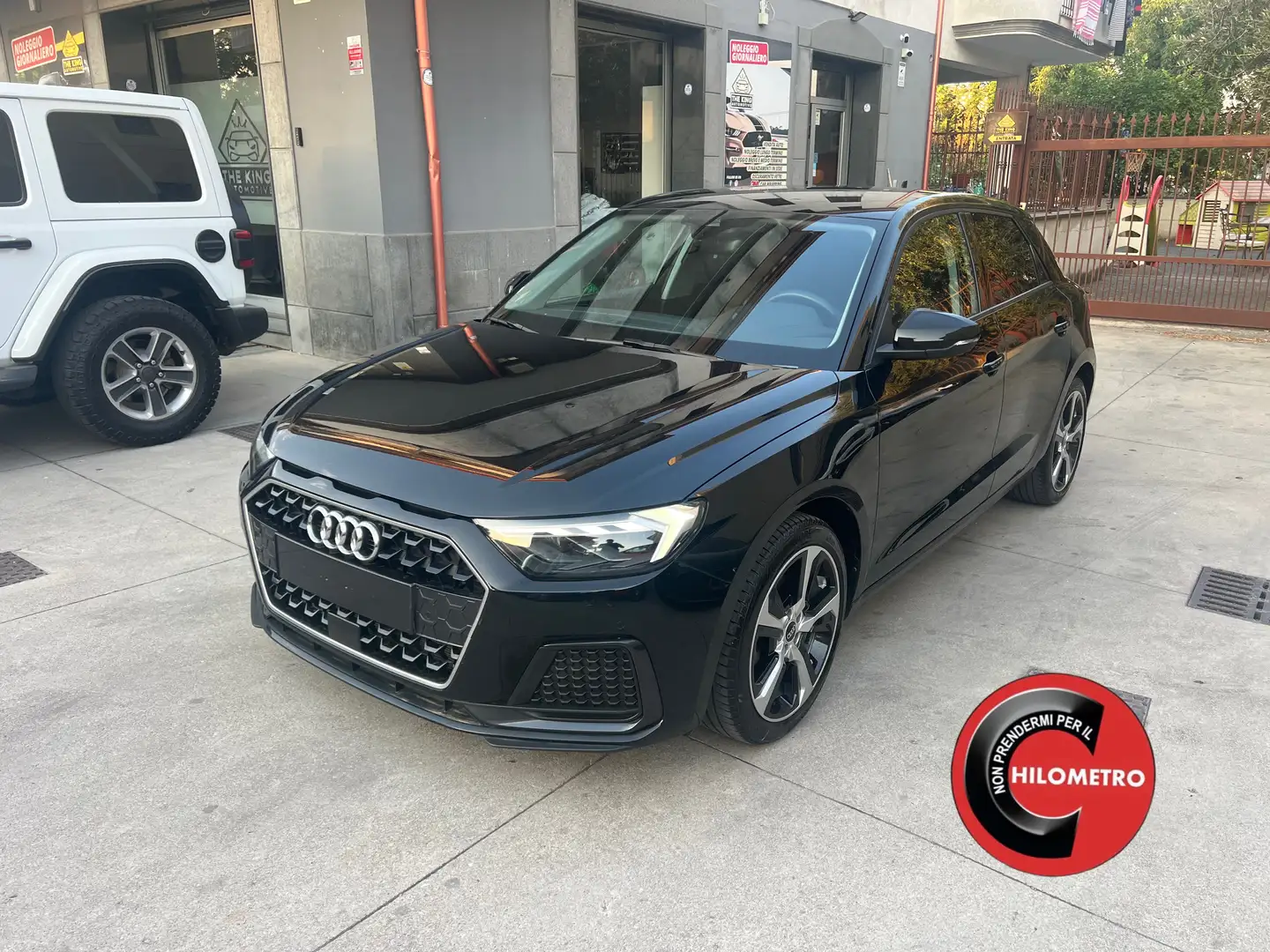 Audi A1 Sportback 30 1.0 tfsi Identity Black 110cv s-troni - 1