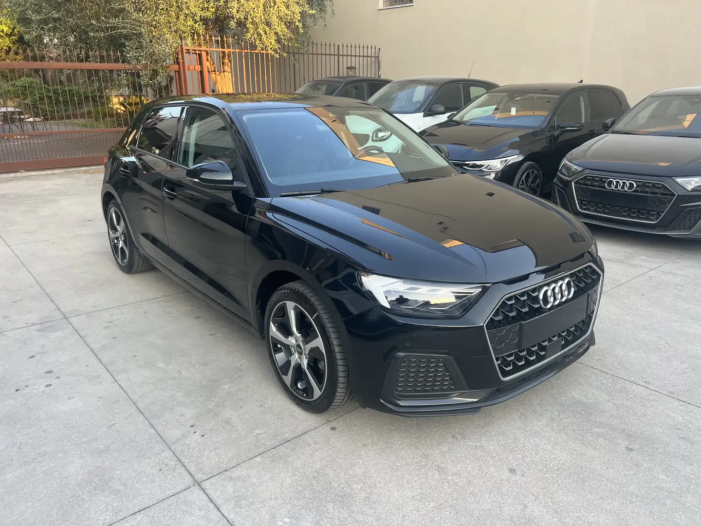 Audi A1 Sportback 30 1.0 tfsi Identity Black 110cv s-troni - 2