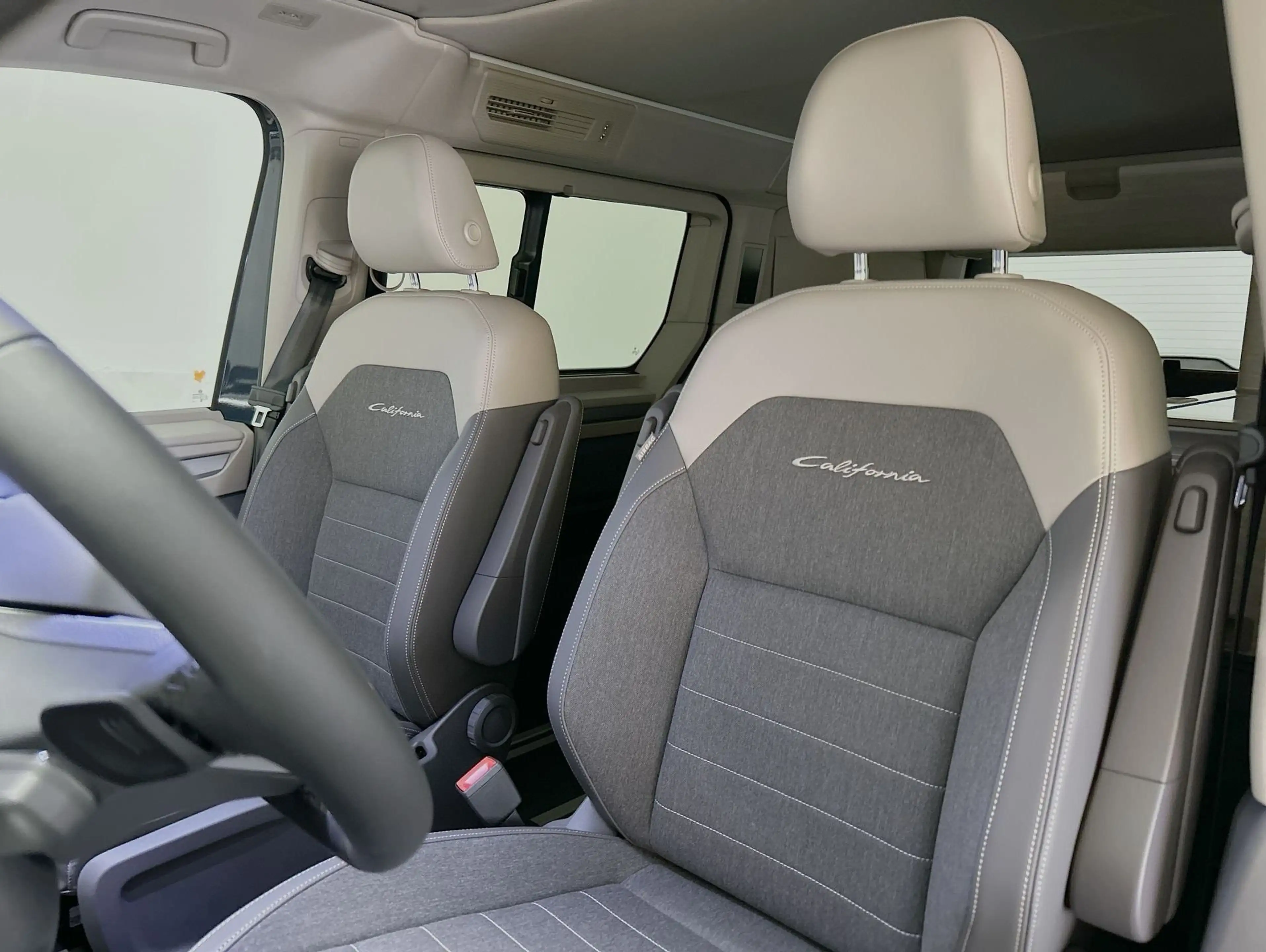 Volkswagen T7 California Ocean 2.0 TDI DSG — photo 11