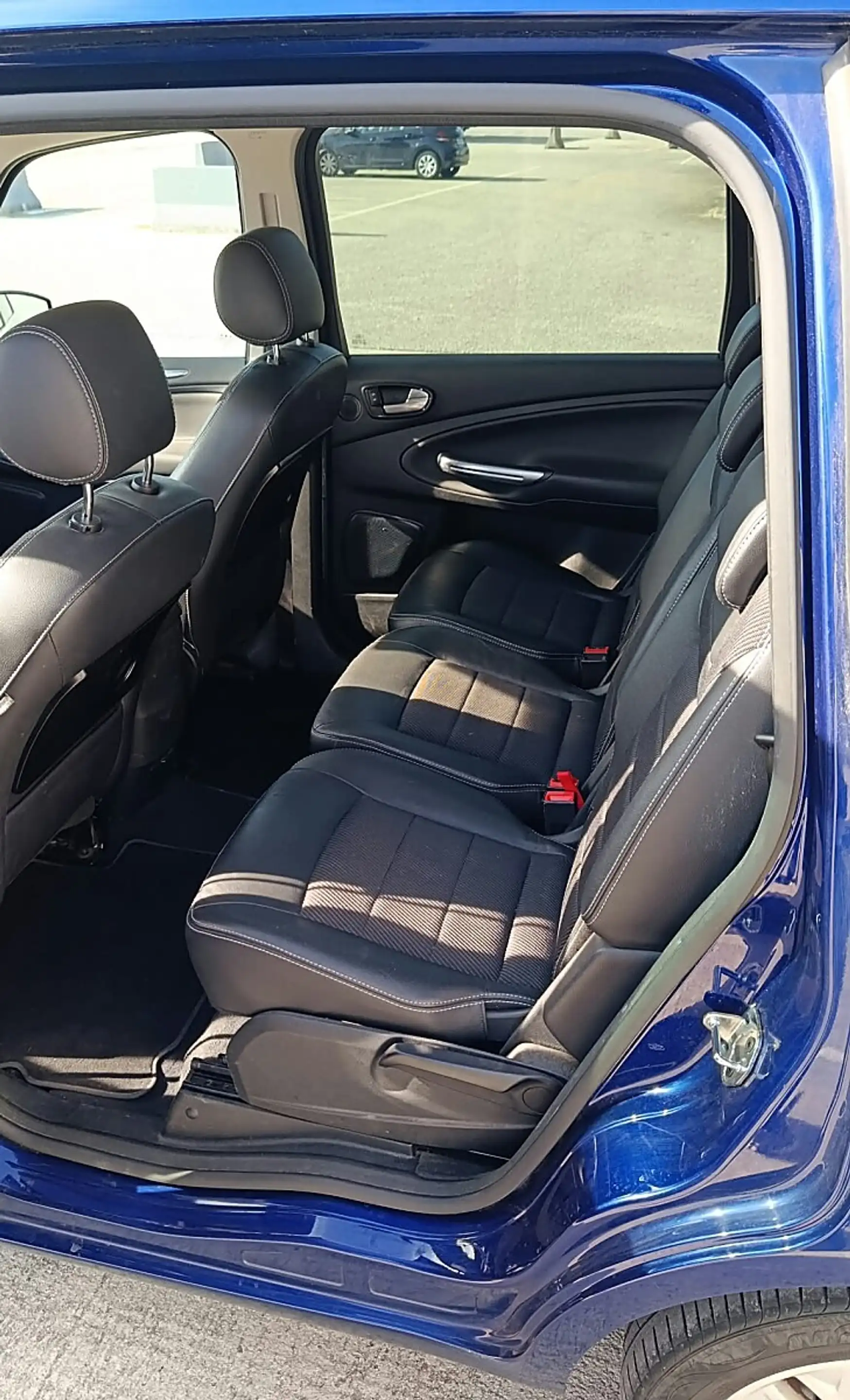 Ford Galaxy 2,0 TDI Titanium 7 Sitze — photo 6