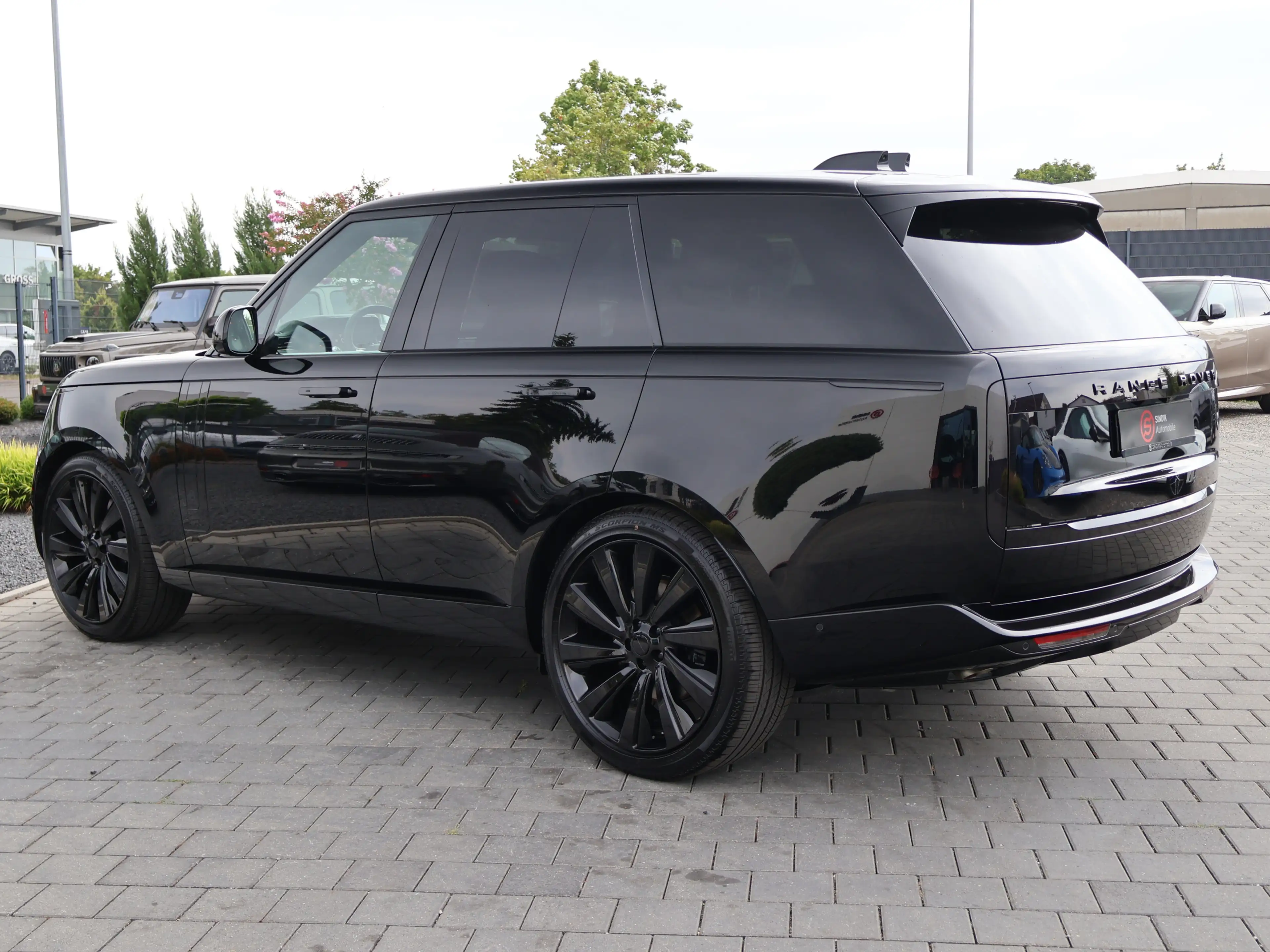 Land Rover Range Rover SV P615 EDITION Black RearTV-Massag — photo 8