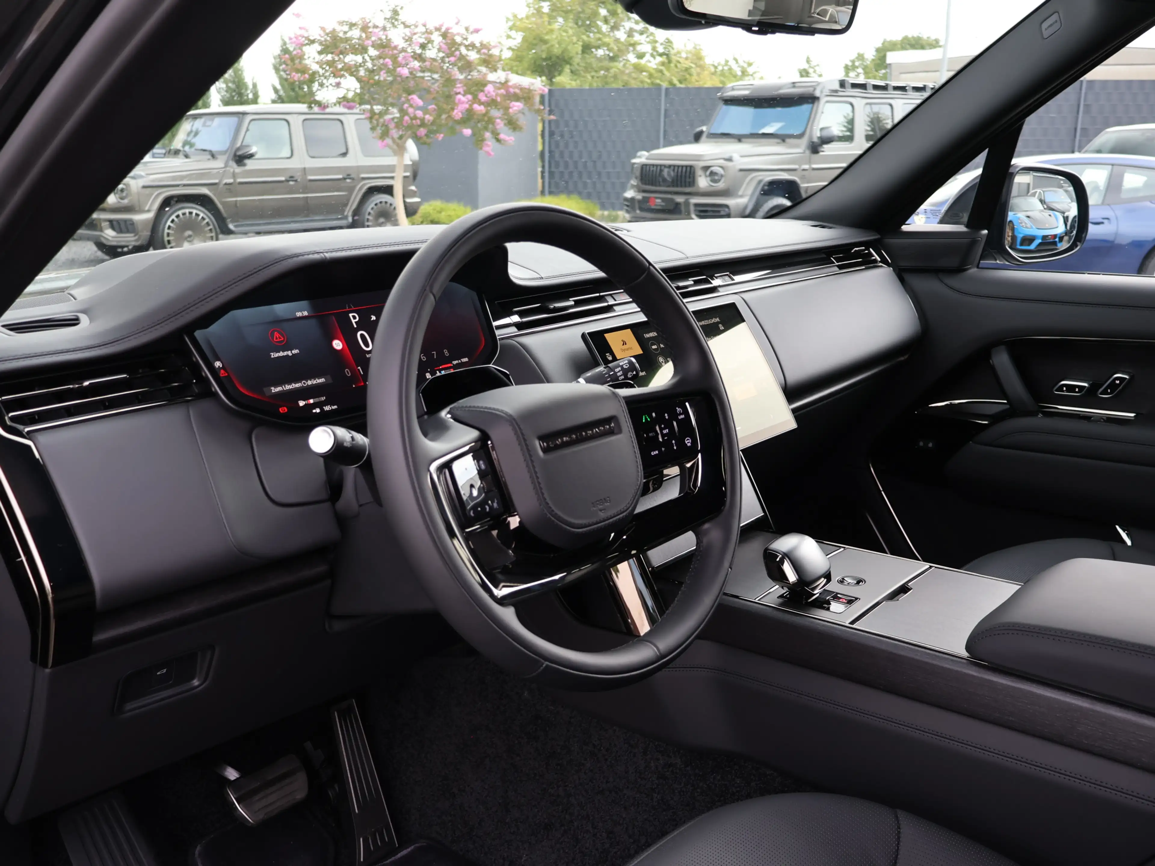 Land Rover Range Rover SV P615 EDITION Black RearTV-Massag — photo 14