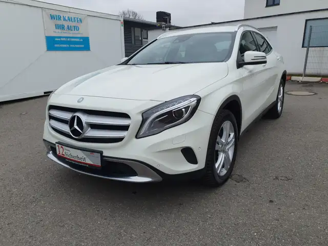 Mercedes-Benz GLA 200 GLA 200 d 4Matic *Automatik*Bi-Xenon*AHK*