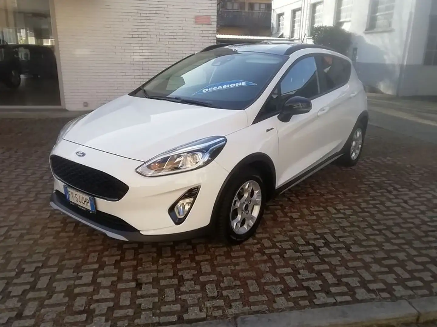 Ford Fiesta Active 1.5 EcoBlue Bianco - 1