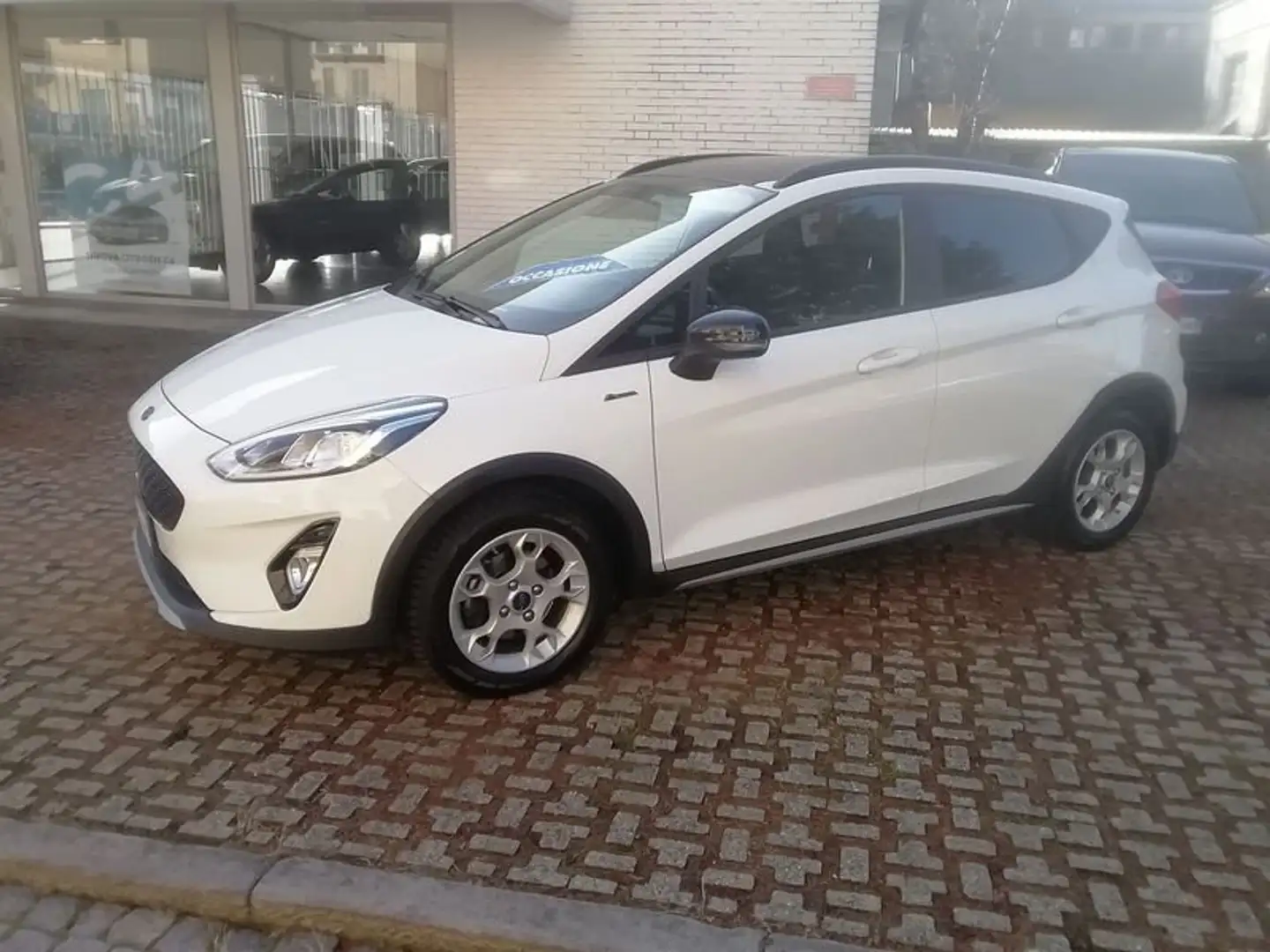 Ford Fiesta Active 1.5 EcoBlue Bianco - 2