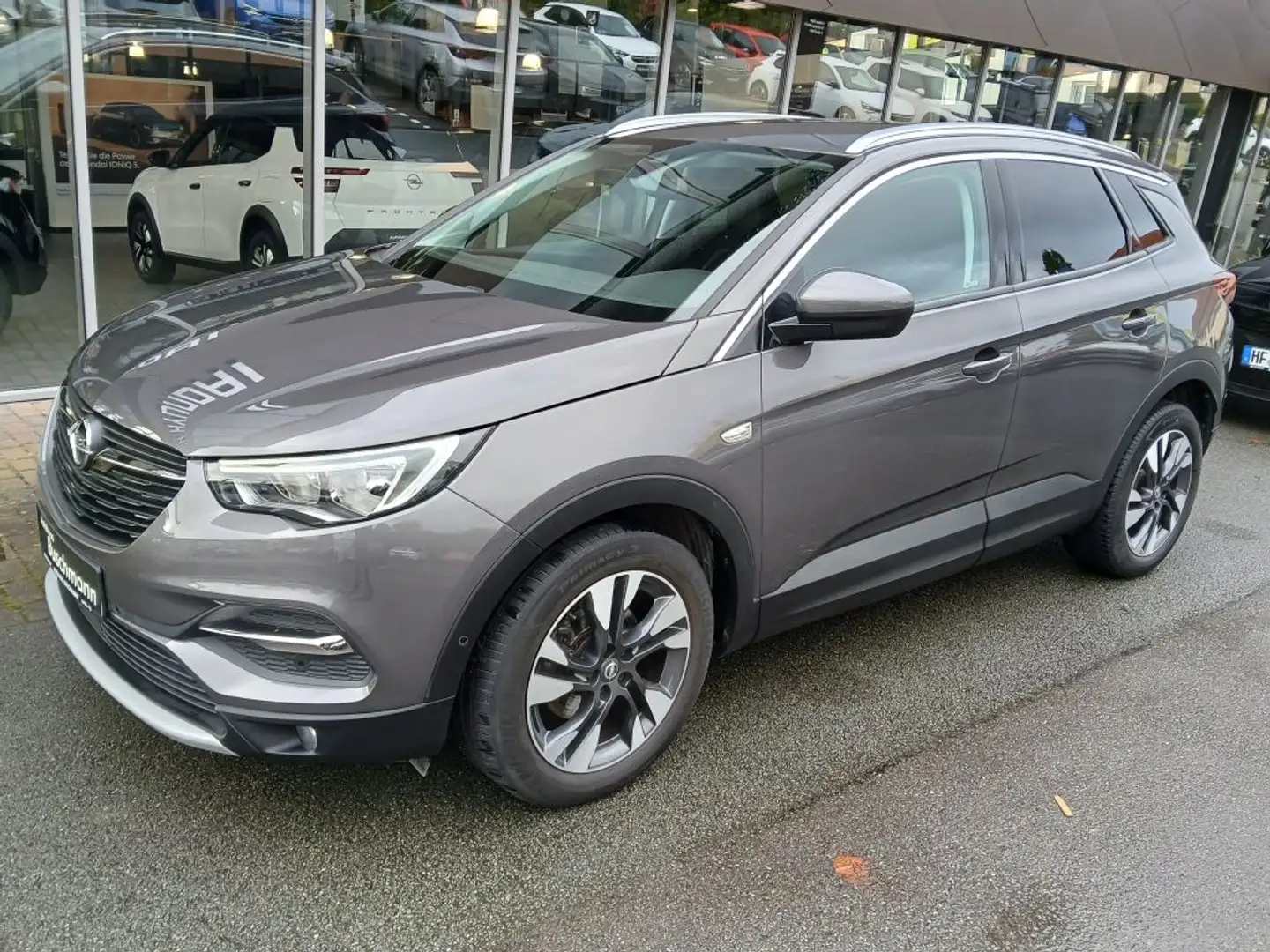 Opel Grandland X 1.2 Start/Stop Automatik Dynamic Grijs - 1