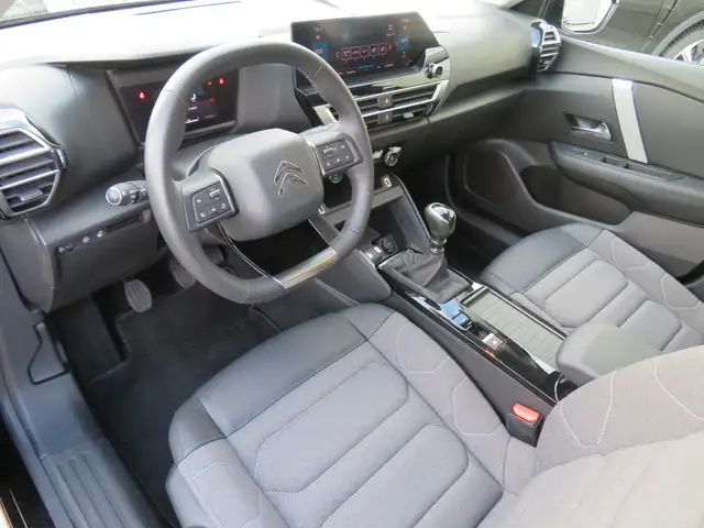 Citroen C4 view 4
