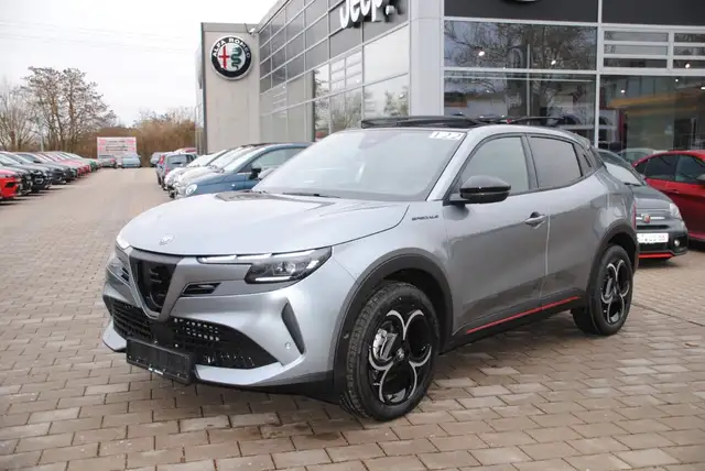 Alfa Romeo Junior 1.2 MHEV Speciale Ibrida Glasschiebedach