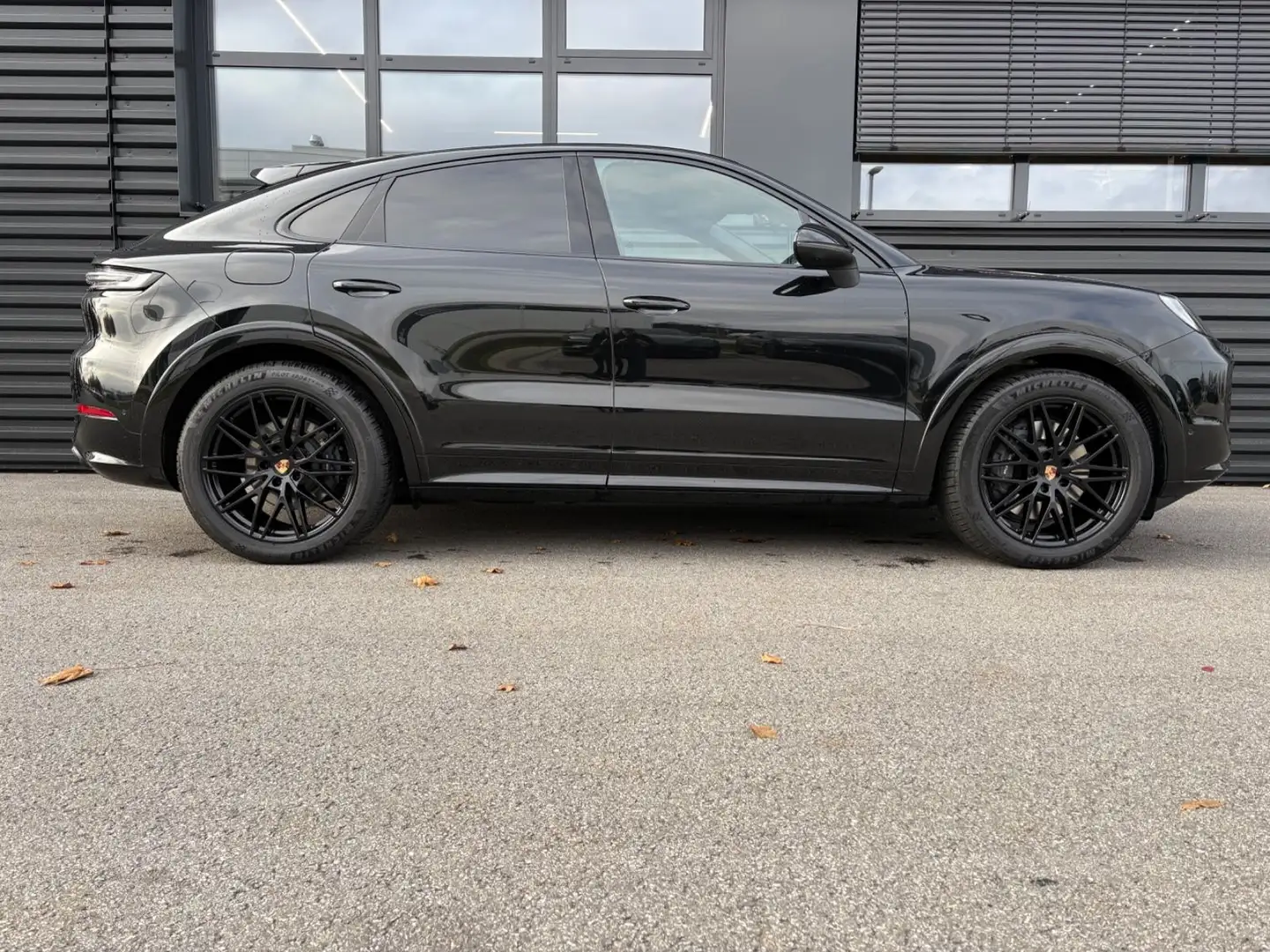 Porsche Cayenne Coupe E-Hybrid-LUFT-ABGAS-SPORTDESIGN Schwarz - 1