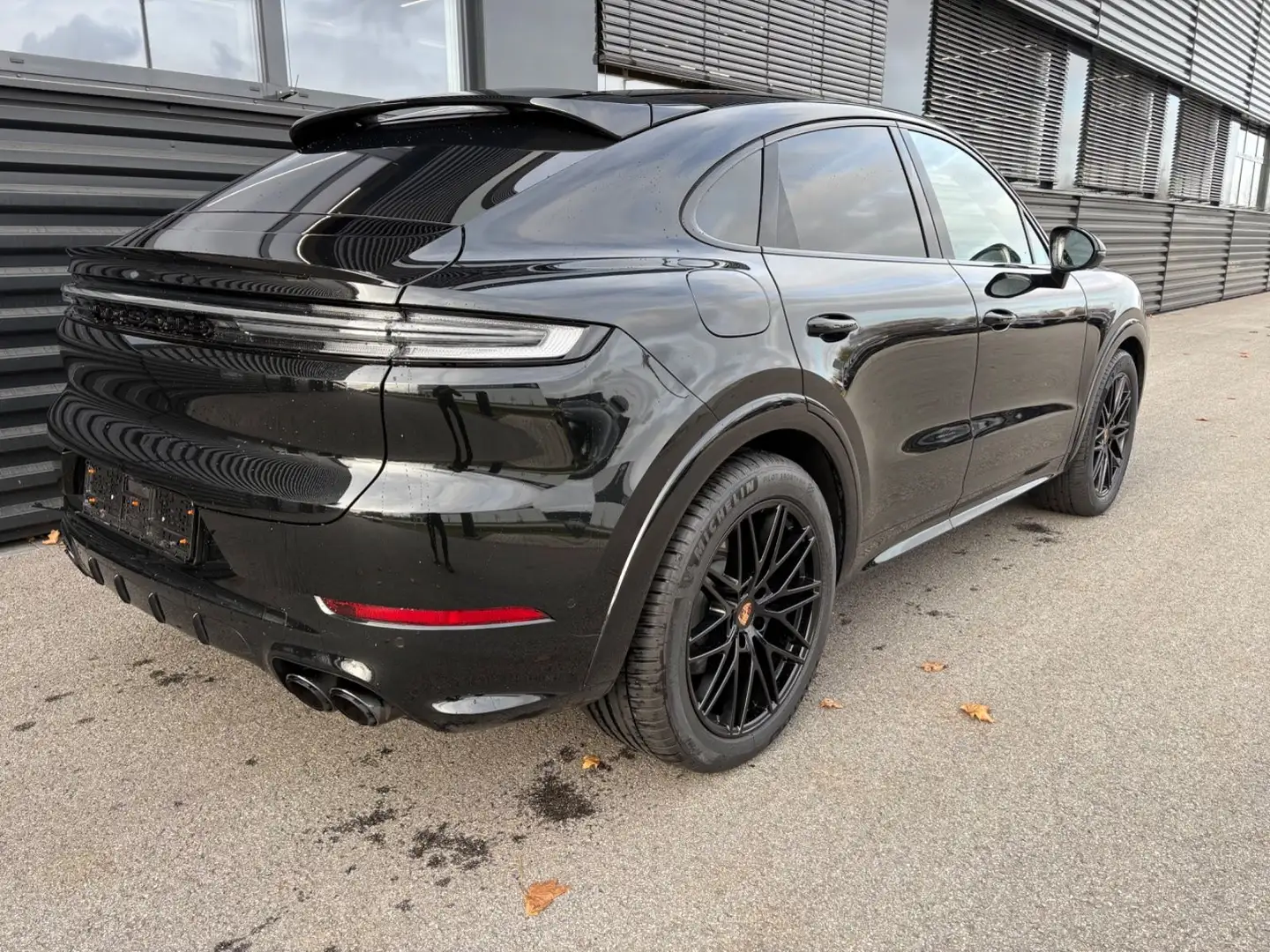 Porsche Cayenne Coupe E-Hybrid-LUFT-ABGAS-SPORTDESIGN Schwarz - 2