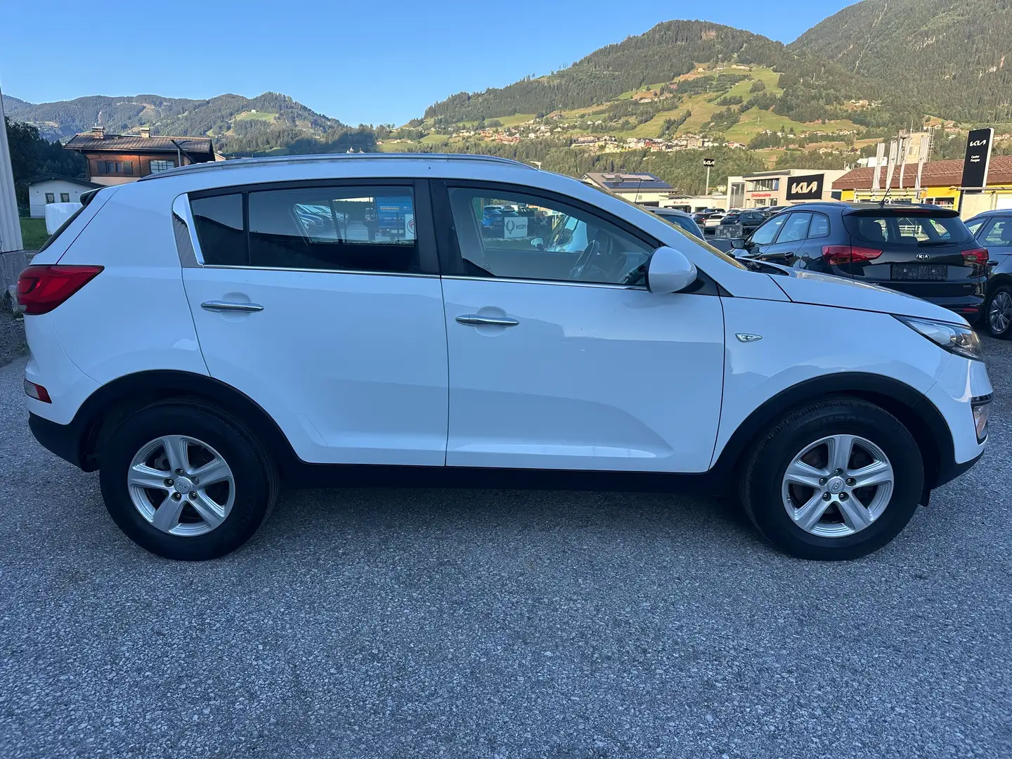 Kia Sportage 1.7 Diesel Pickerl 4/2027 Weiß - 2