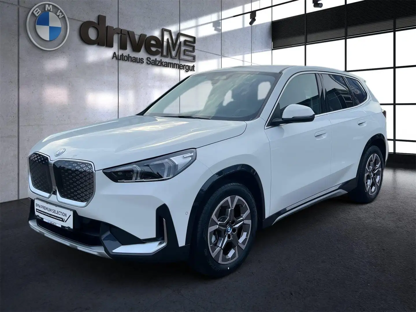 BMW iX1 eDrive20 Blanc - 2