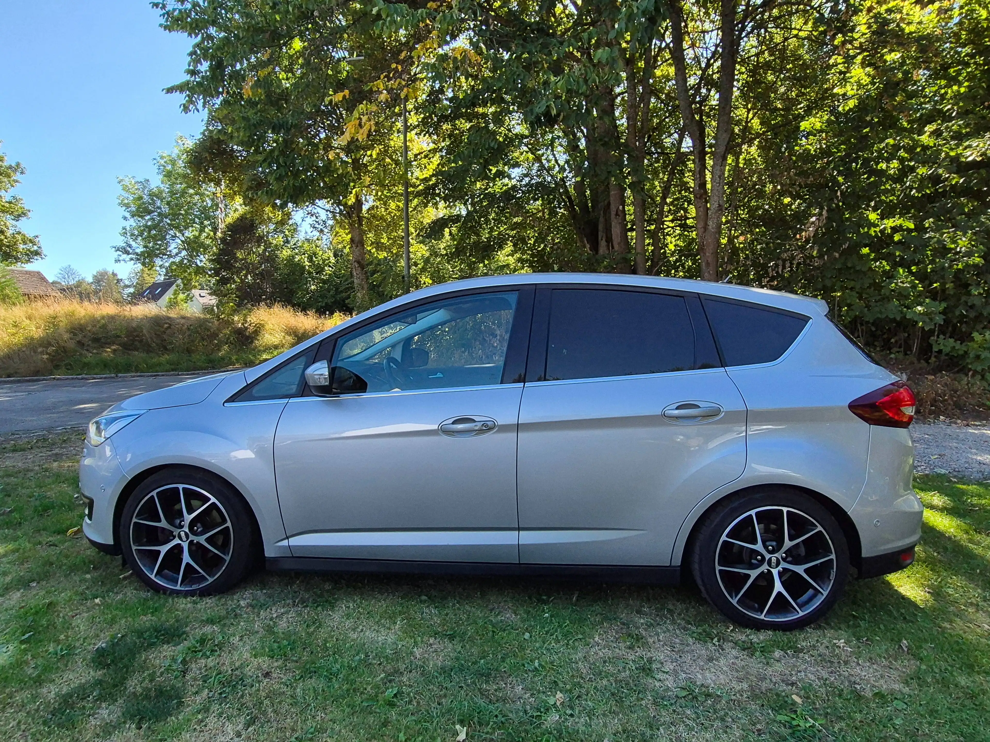 Ford C-Max Titanium 2,0 TDCi AUTOMATIK/AHK/KAMERA/NAVI/XENON — photo 4